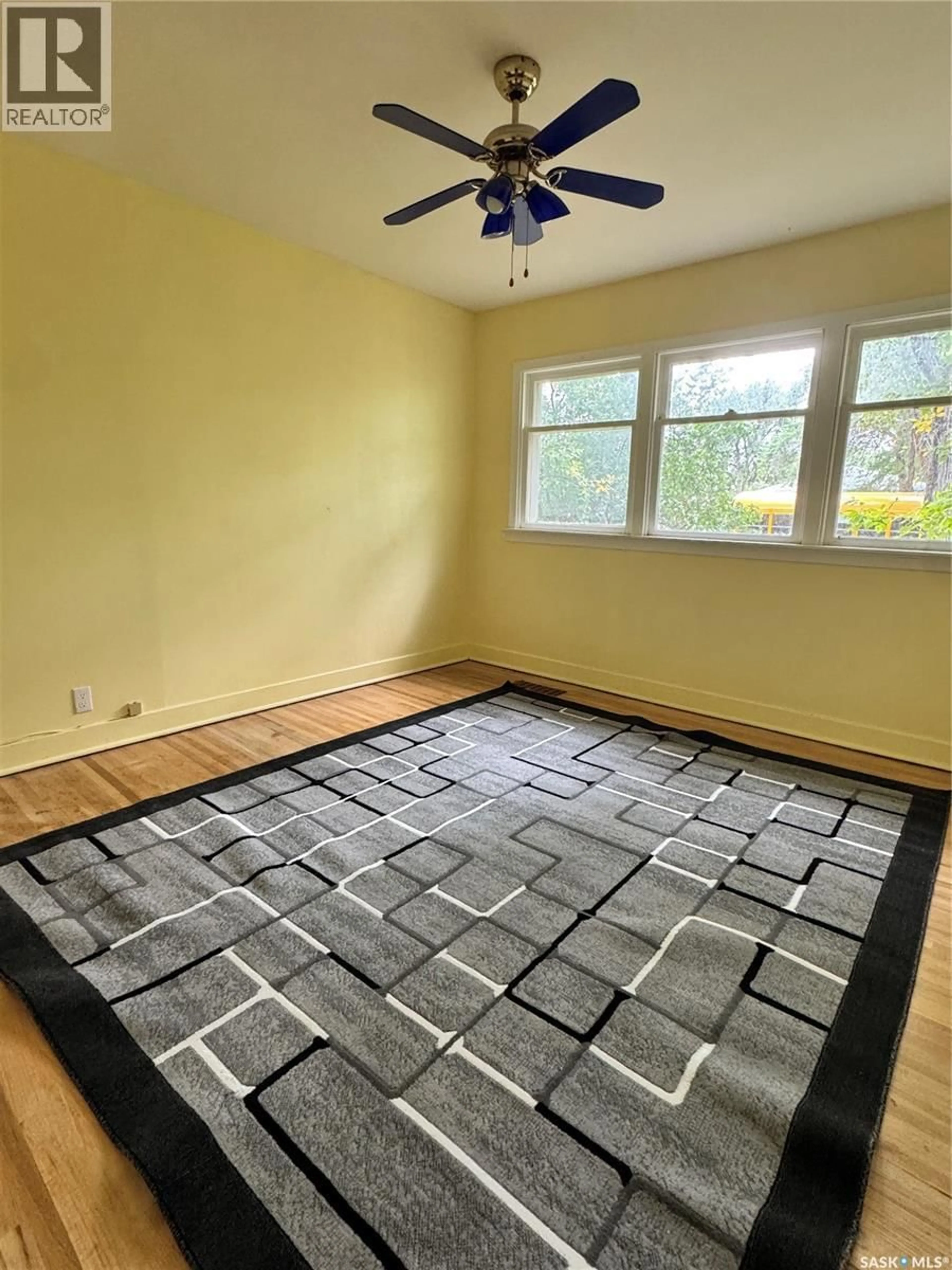 A pic of a room for 3804 20TH AVENUE, Regina Saskatchewan S4S0P4