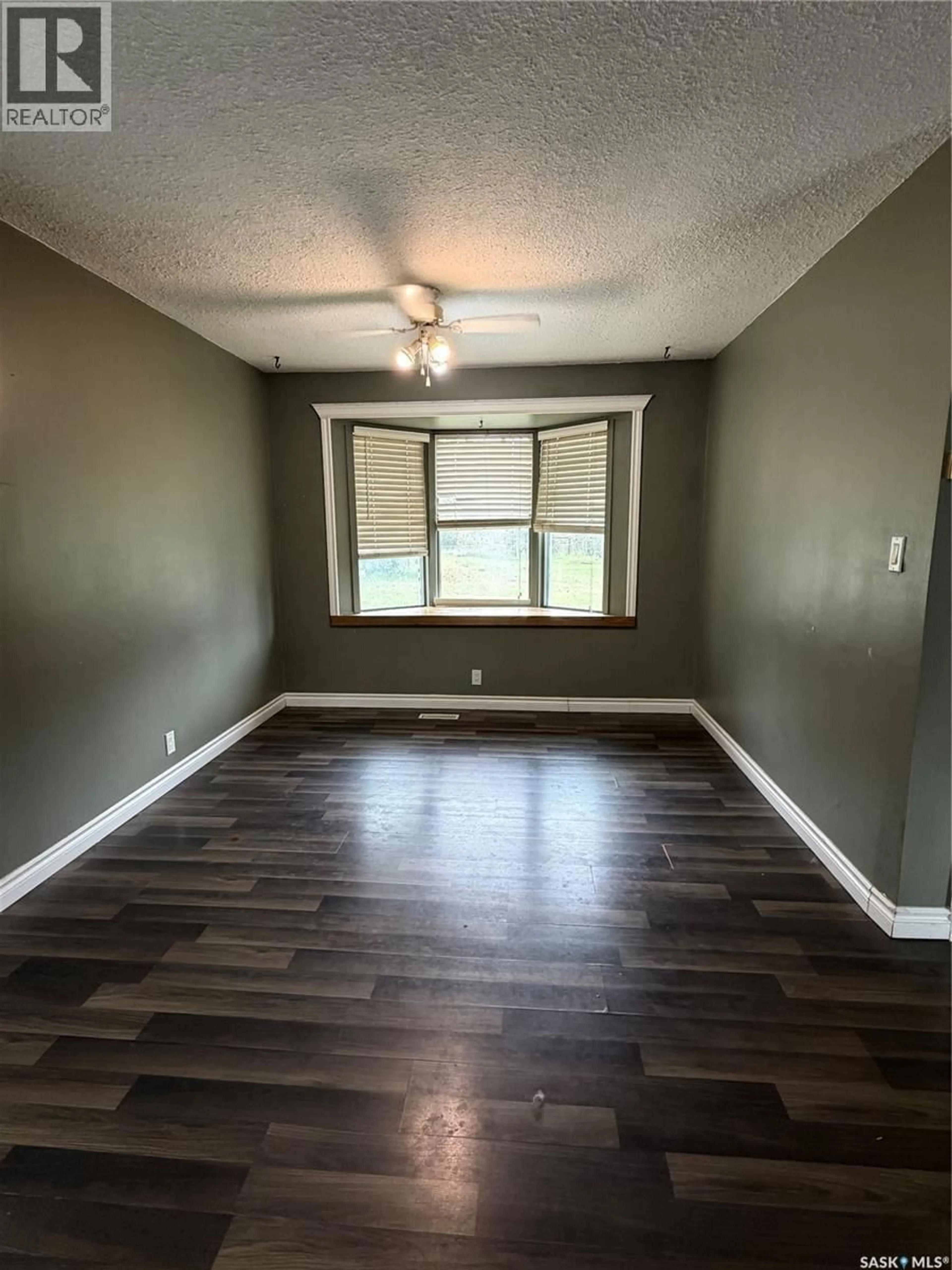A pic of a room for 1405 4TH AVENUE, Prince Albert Saskatchewan S6V5R3