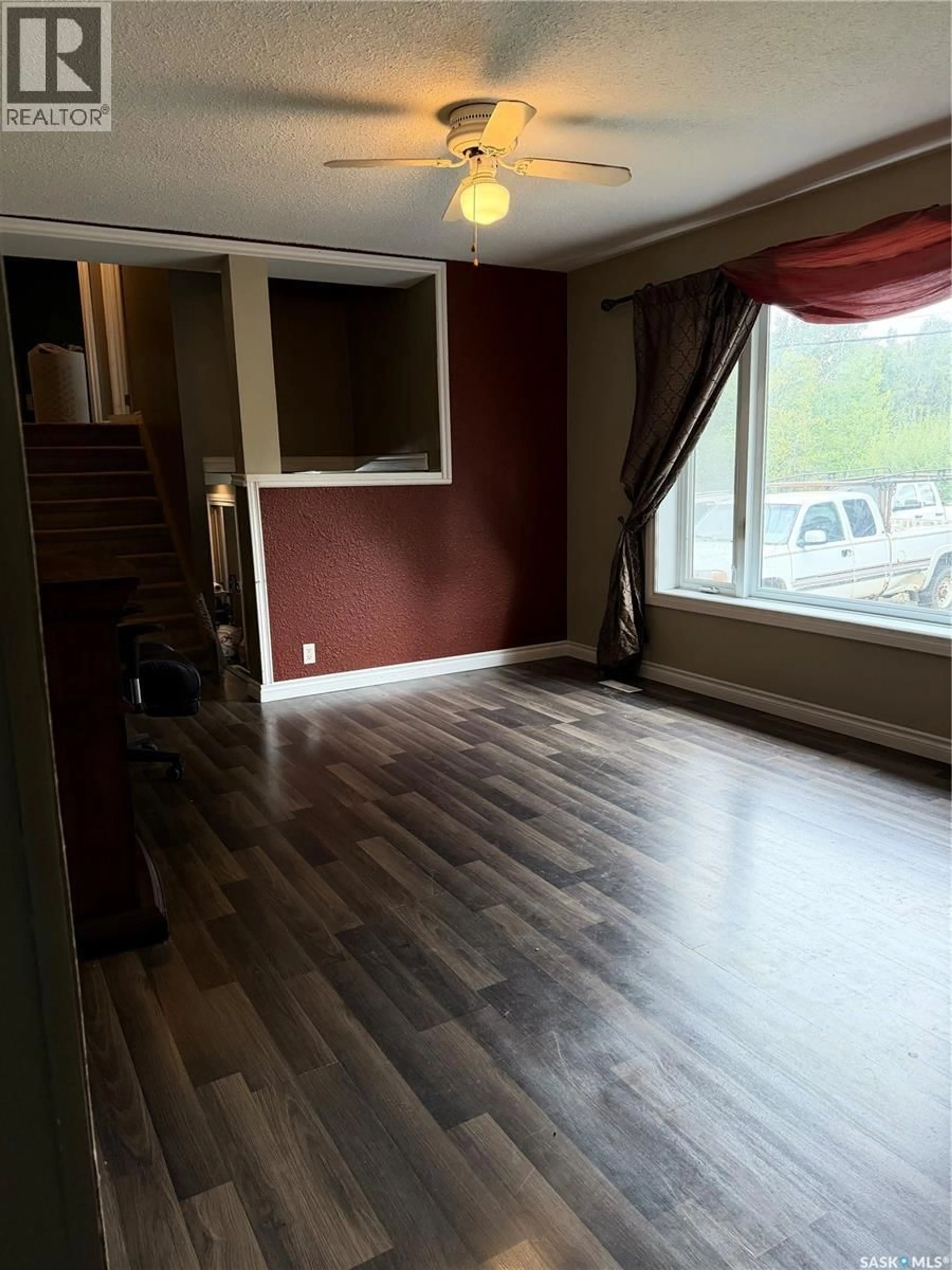 A pic of a room for 1405 4TH AVENUE, Prince Albert Saskatchewan S6V5R3