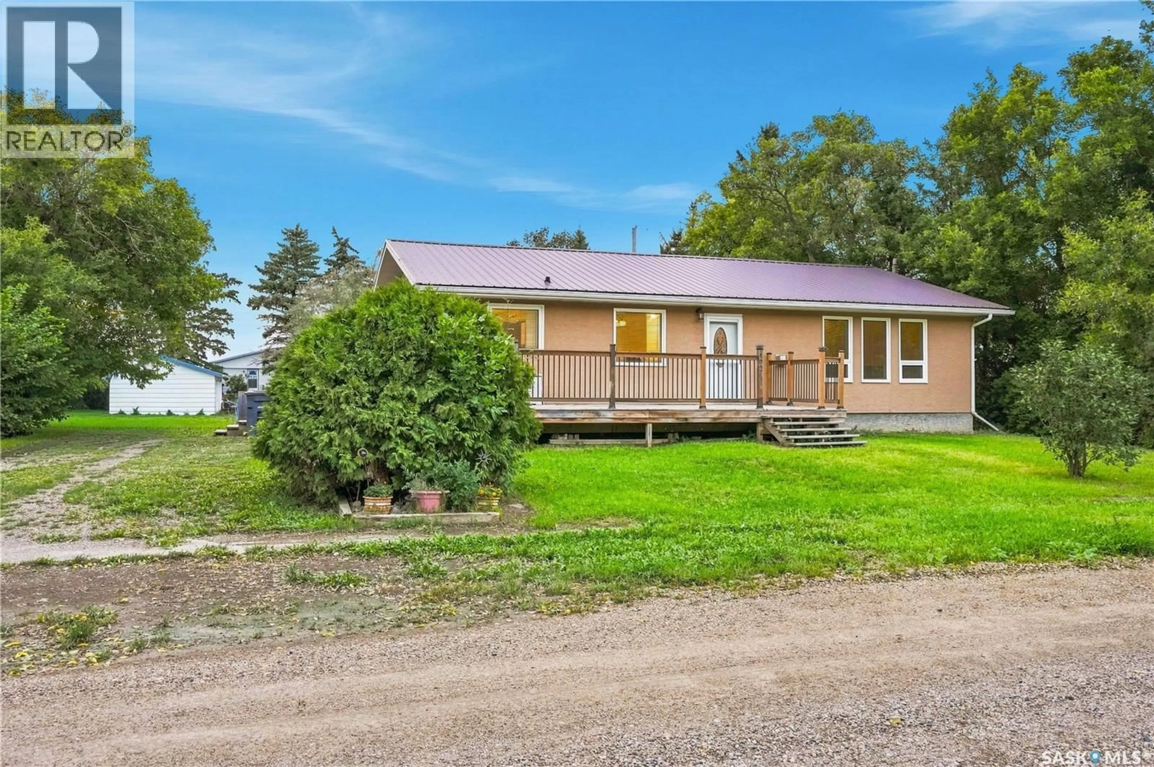 A pic from outside/outdoor area/front of a property/back of a property/a pic from drone, unknown for 102 CAMPKIN STREET, Francis Saskatchewan S0G1V0