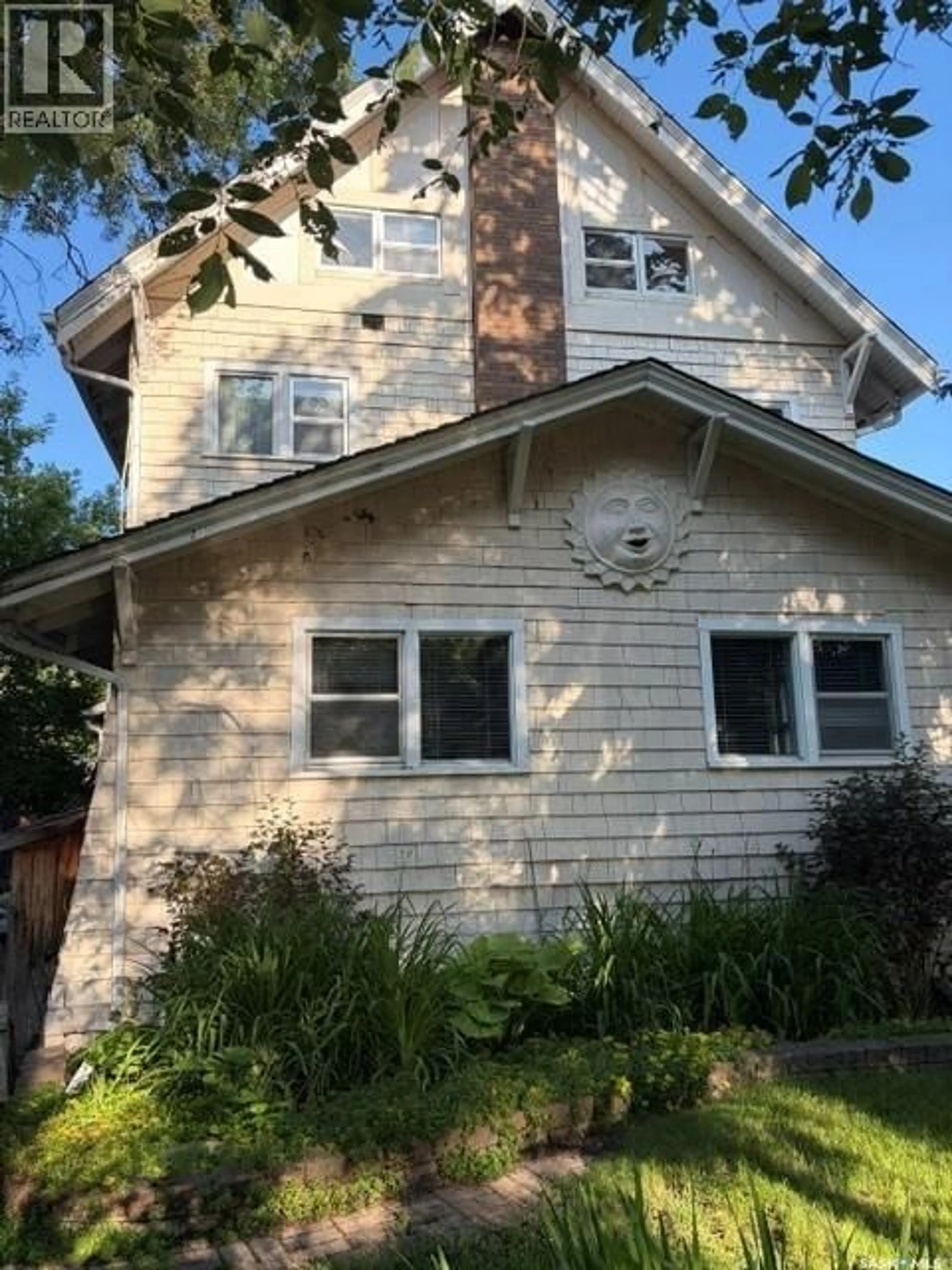 Home with vinyl exterior material, building for 2301 15TH AVENUE, Regina Saskatchewan S4P1A3