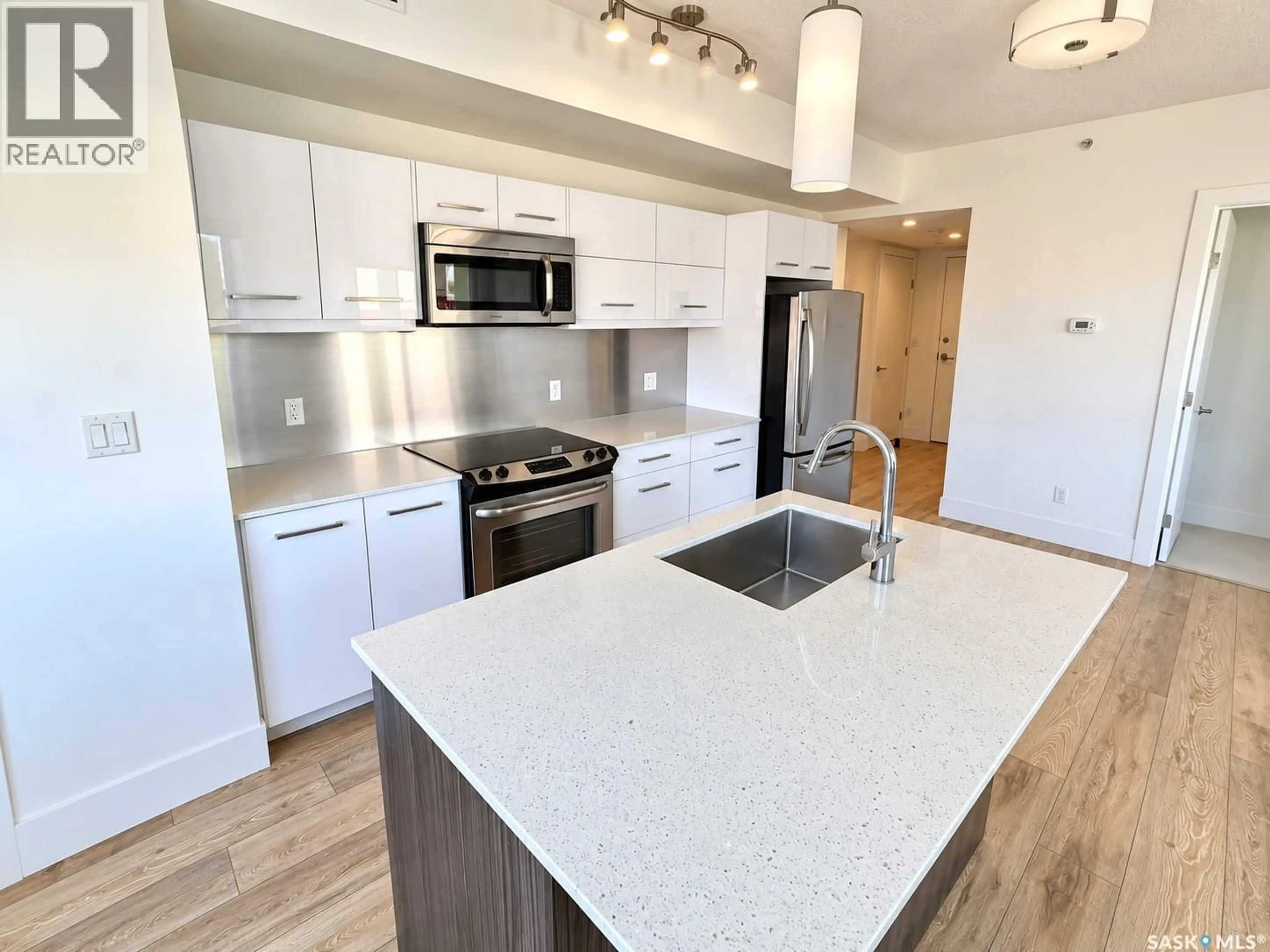 Open concept kitchen, unknown for S - 403 408 B AVENUE, Saskatoon Saskatchewan S7M5M9