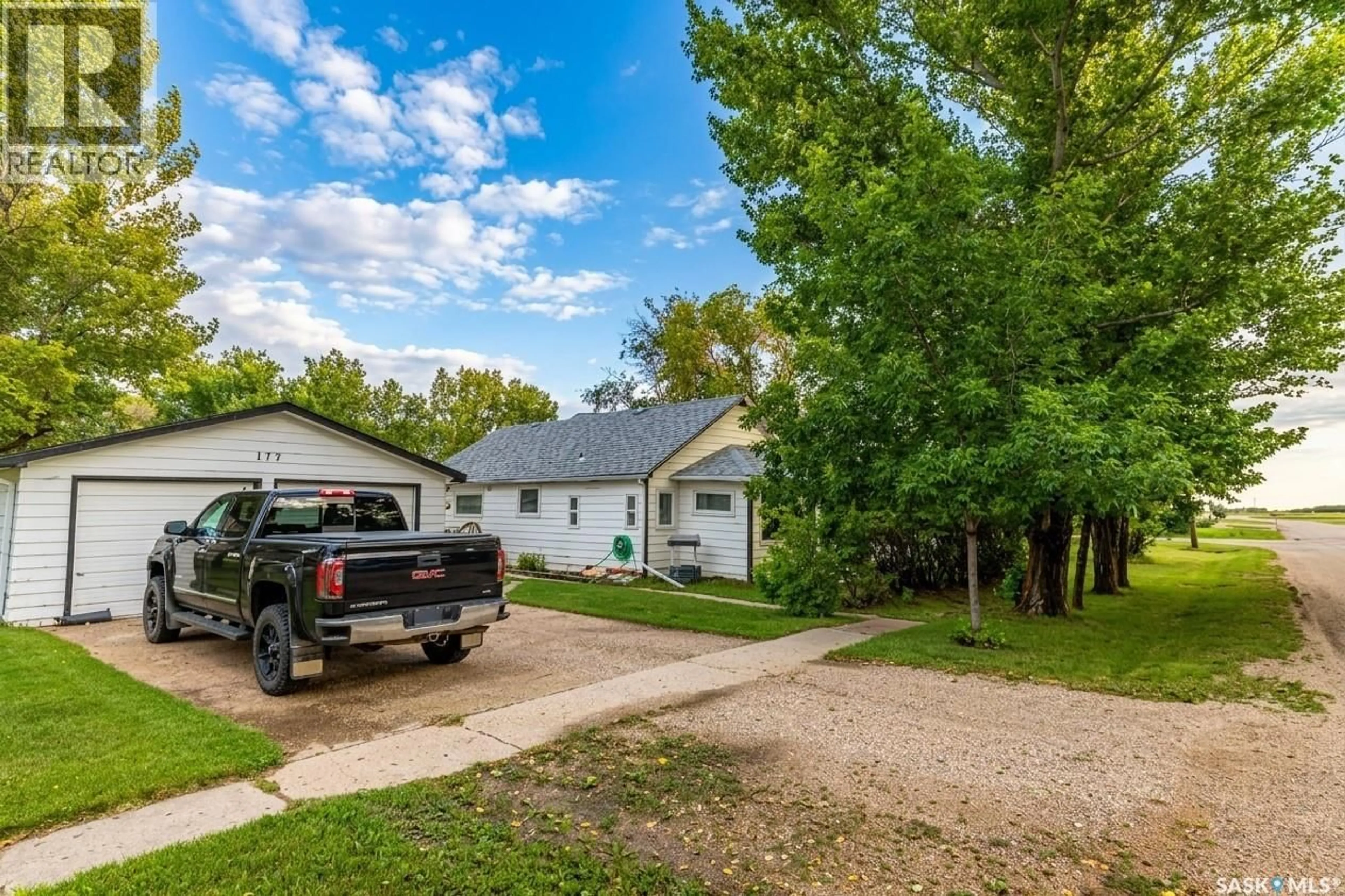A pic from outside/outdoor area/front of a property/back of a property/a pic from drone, street for 173 3RD AVENUE, Central Butte Saskatchewan S0H0T0