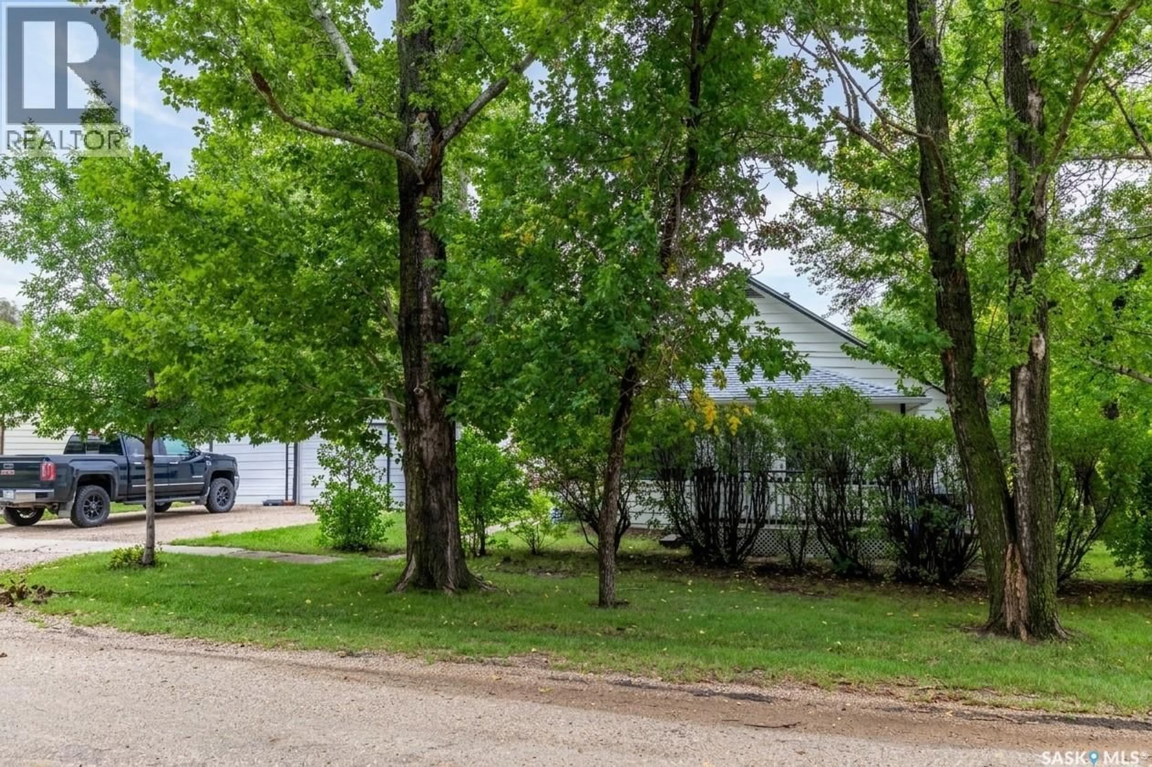 A pic from outside/outdoor area/front of a property/back of a property/a pic from drone, street for 173 3RD AVENUE, Central Butte Saskatchewan S0H0T0