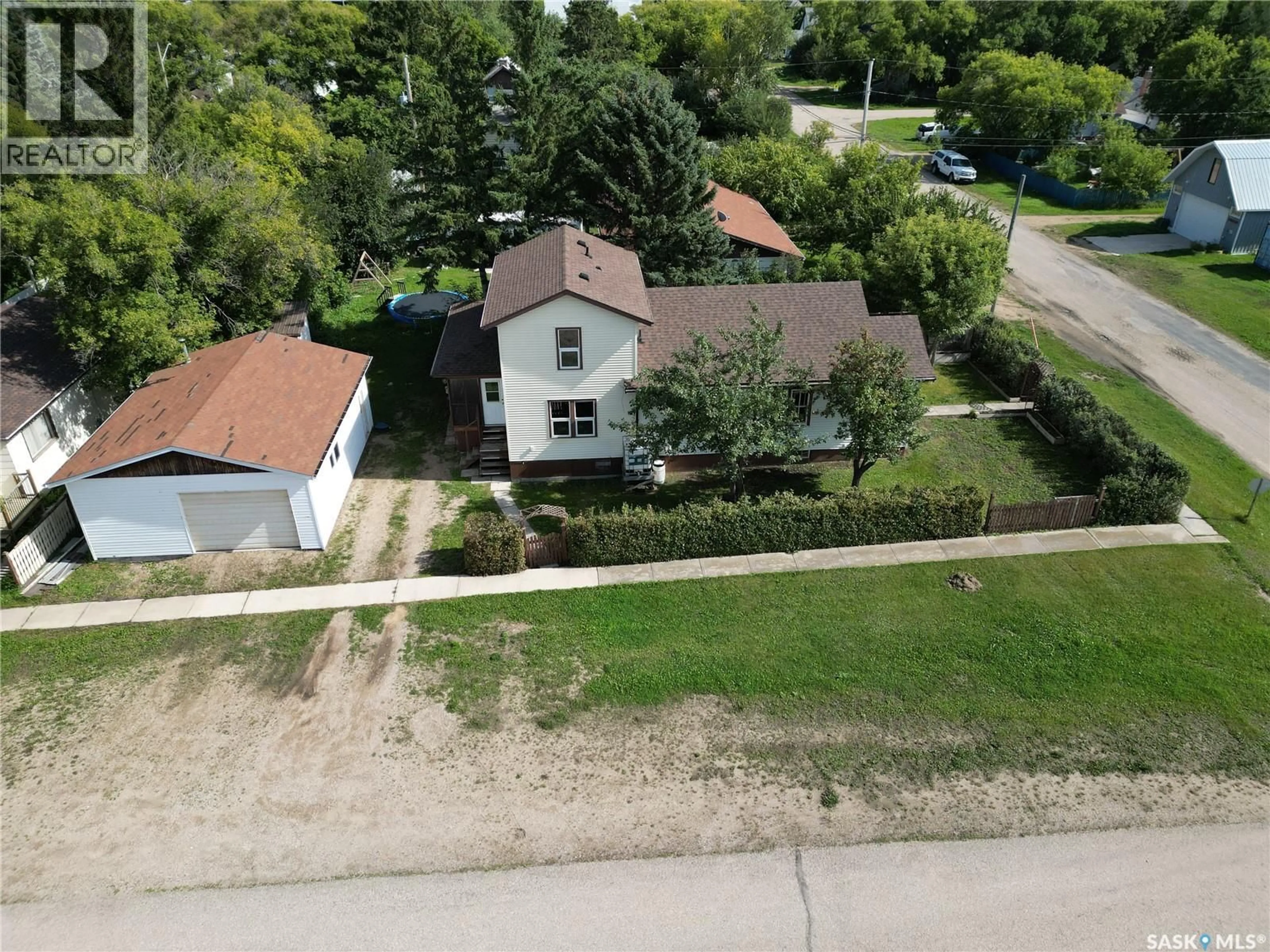 A pic from outside/outdoor area/front of a property/back of a property/a pic from drone, street for 601 BUTTE AVENUE, Colonsay Saskatchewan S0K0Z0