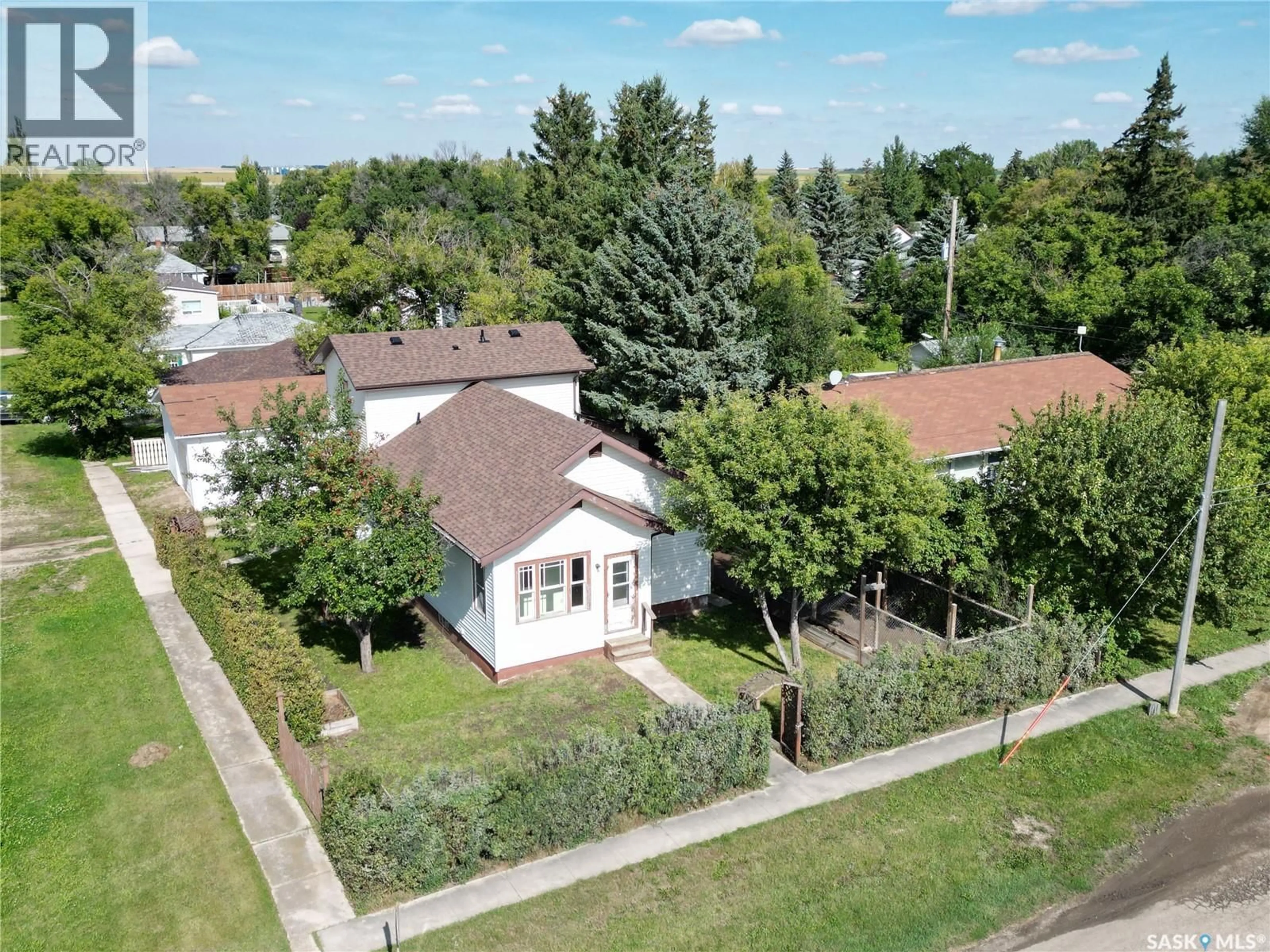 A pic from outside/outdoor area/front of a property/back of a property/a pic from drone, street for 601 BUTTE AVENUE, Colonsay Saskatchewan S0K0Z0