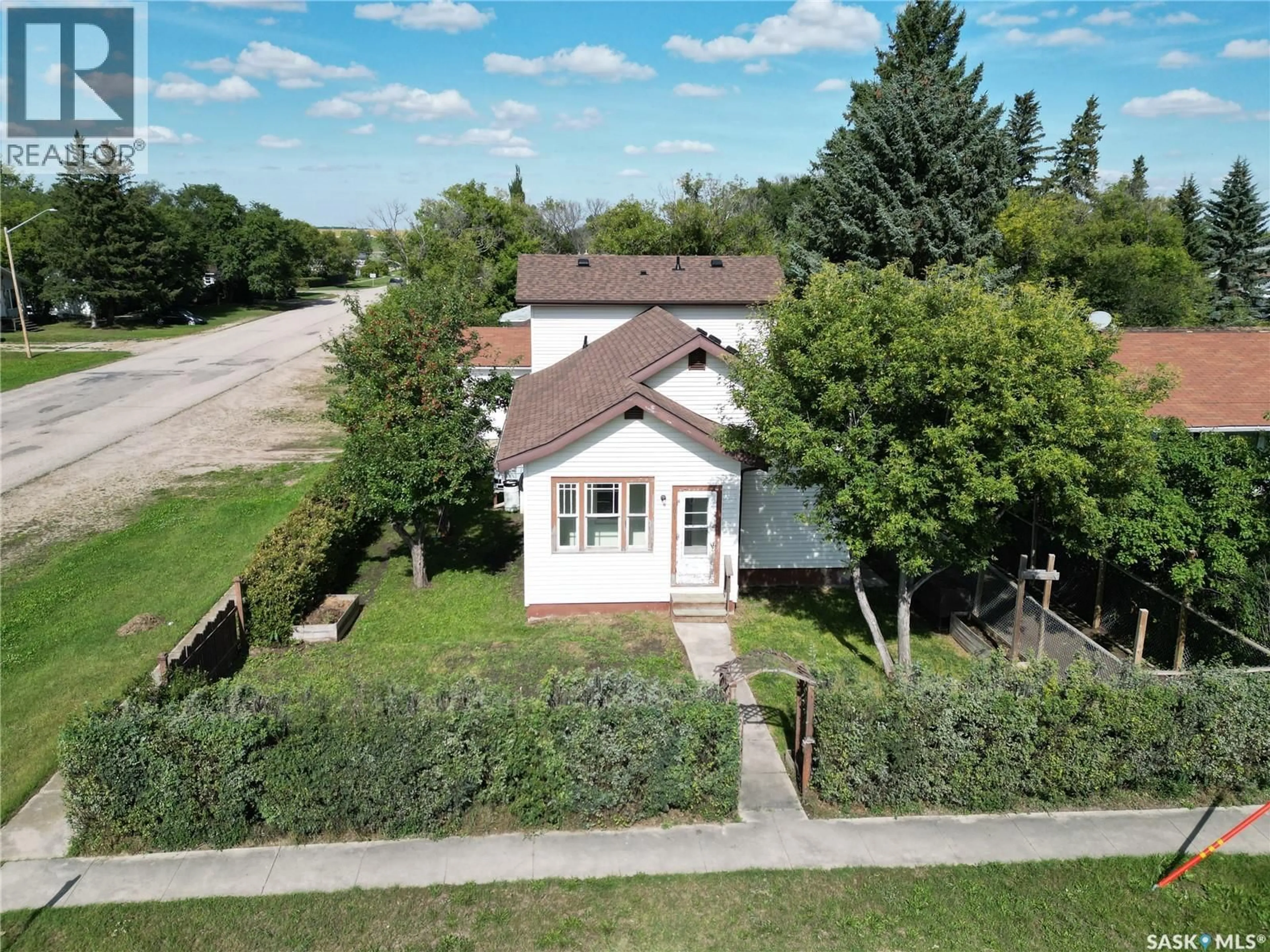 A pic from outside/outdoor area/front of a property/back of a property/a pic from drone, street for 601 BUTTE AVENUE, Colonsay Saskatchewan S0K0Z0