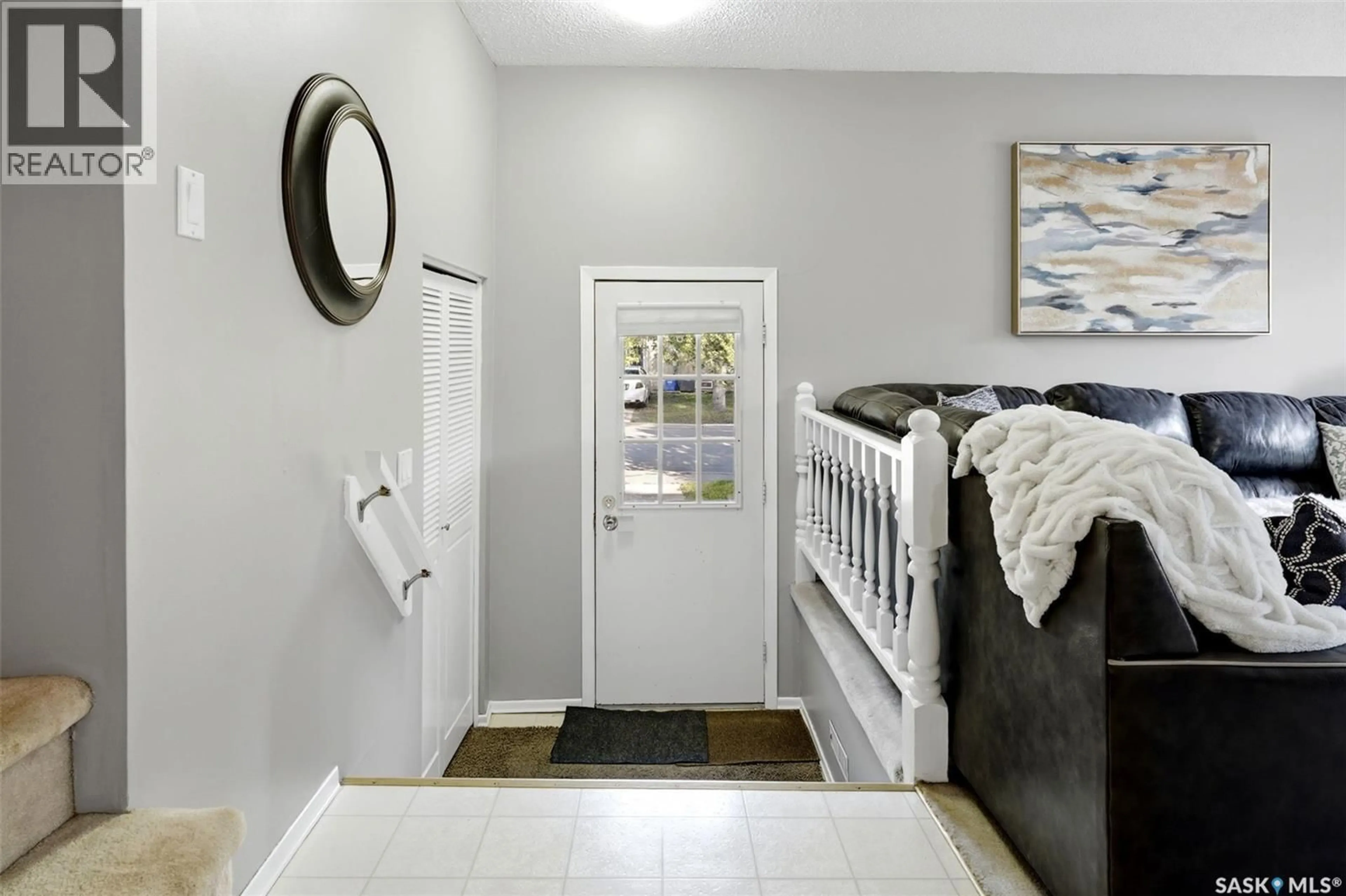 Indoor entryway for 903 ROWELL CRESCENT, Regina Saskatchewan S4X2A5