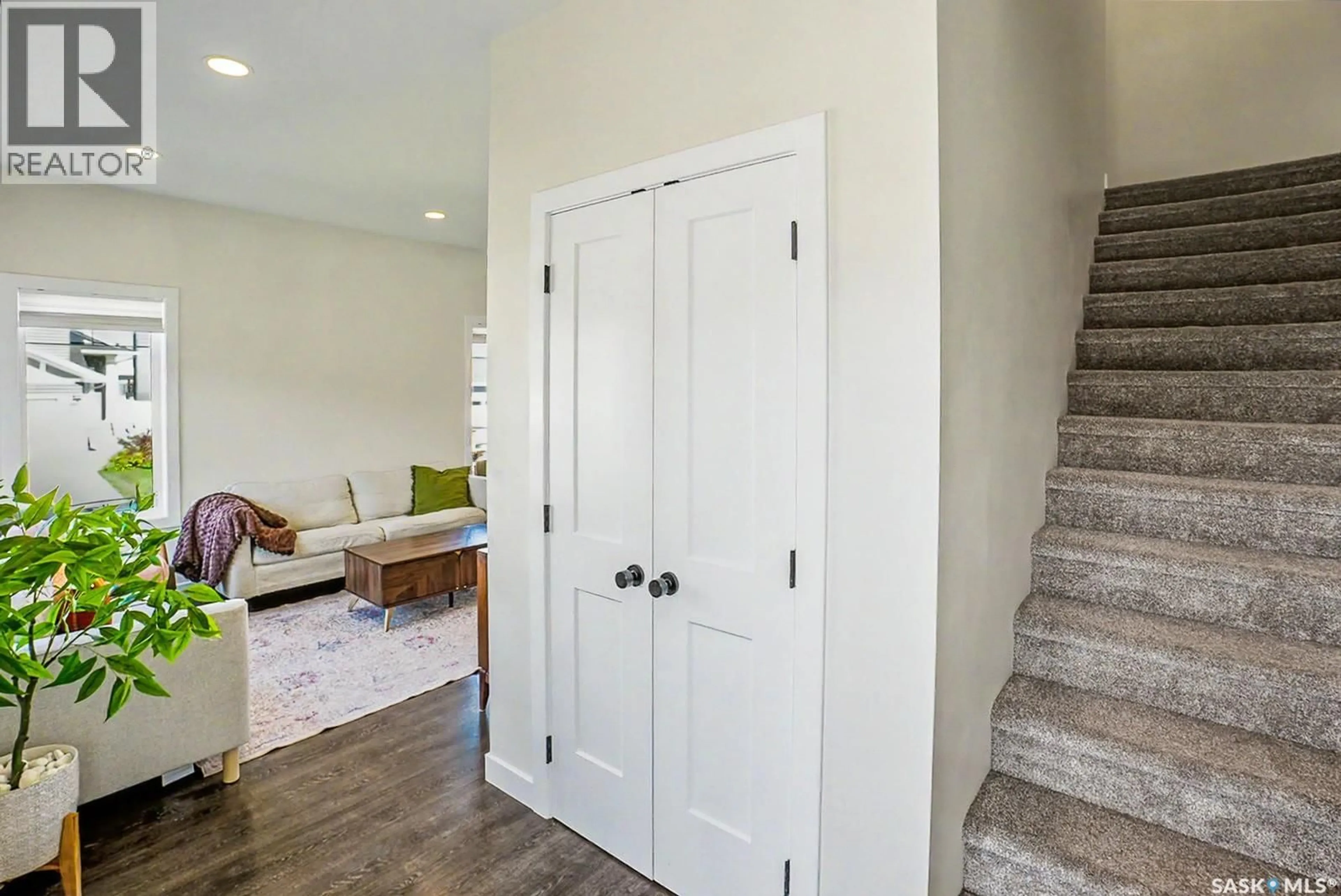 Indoor entryway for 895 MCFAULL RISE, Saskatoon Saskatchewan S7V0S9