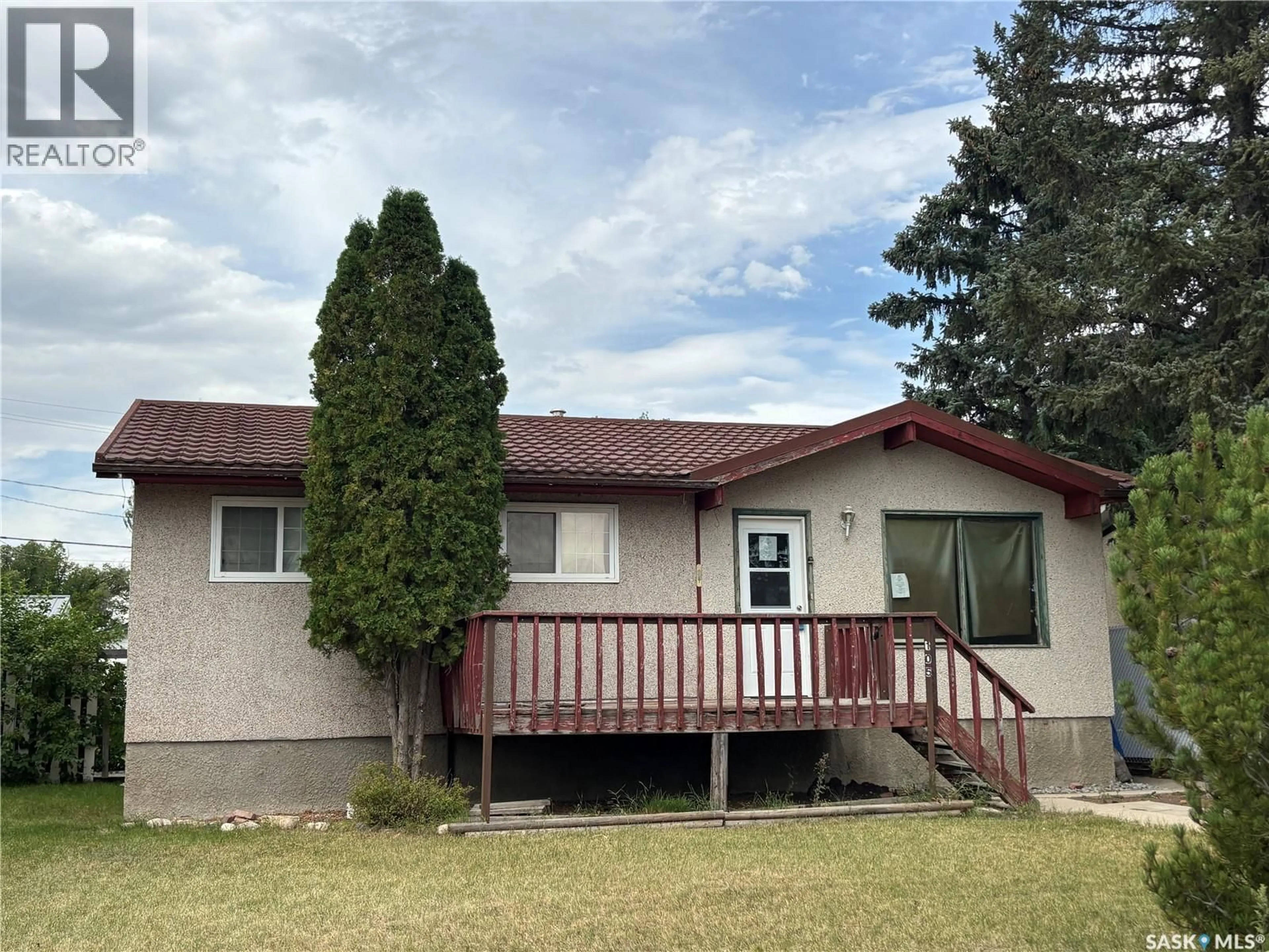 Home with vinyl exterior material, unknown for 105 GRIFFIN STREET, Maple Creek Saskatchewan S0N1N0