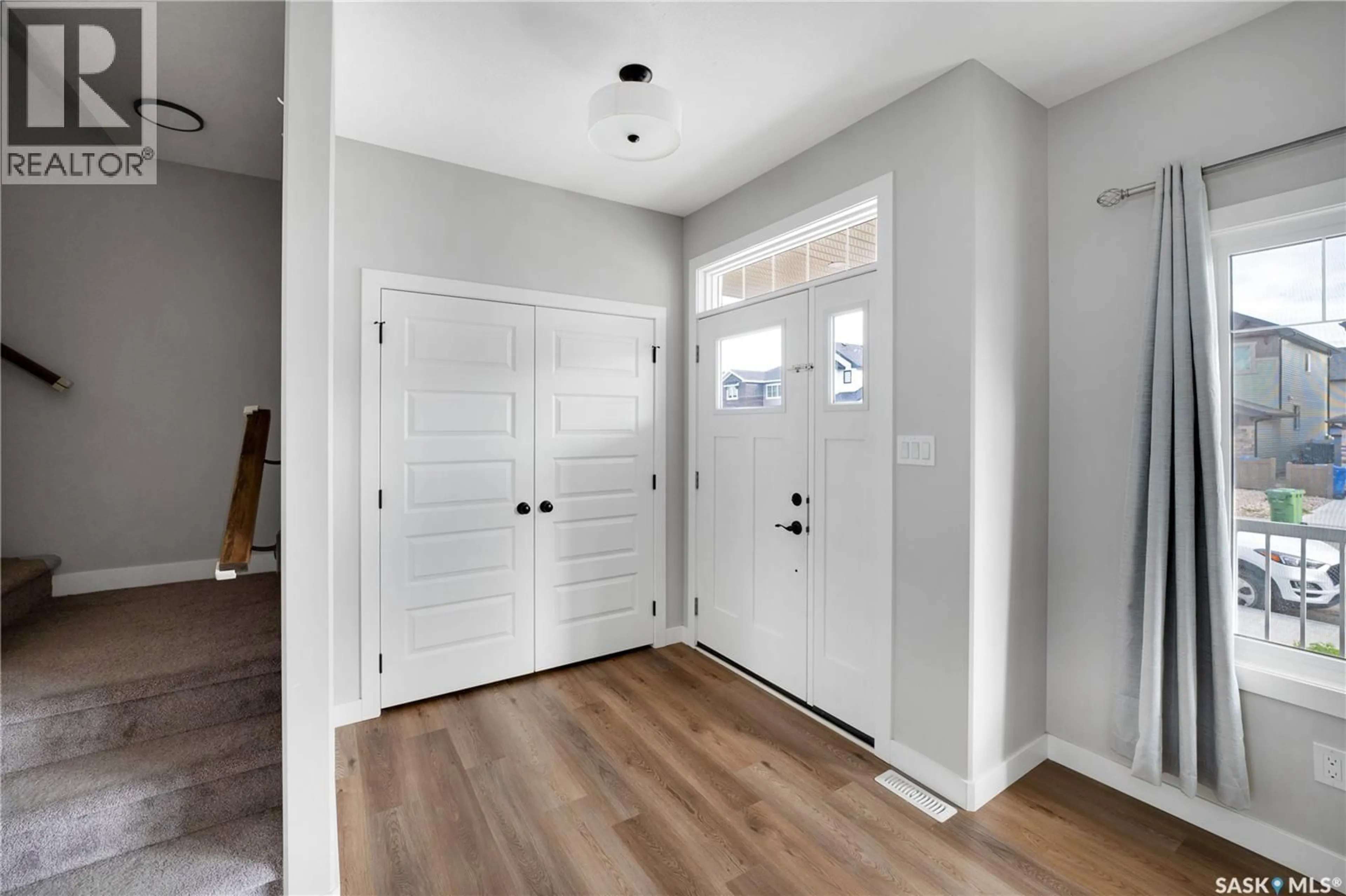 Indoor entryway for 5316 NICHOLSON AVENUE, Regina Saskatchewan S4V4B6