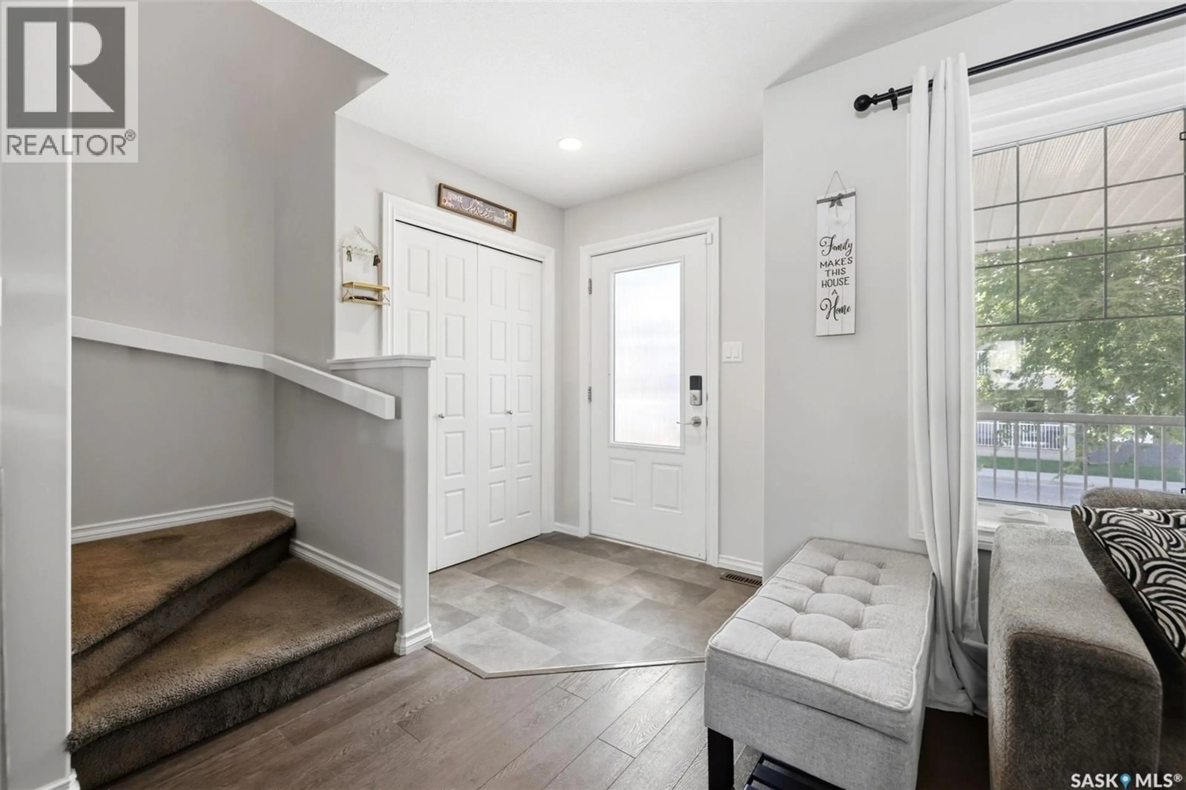 Indoor entryway for 5544 PREFONTAINE AVENUE, Regina Saskatchewan S4W0M8