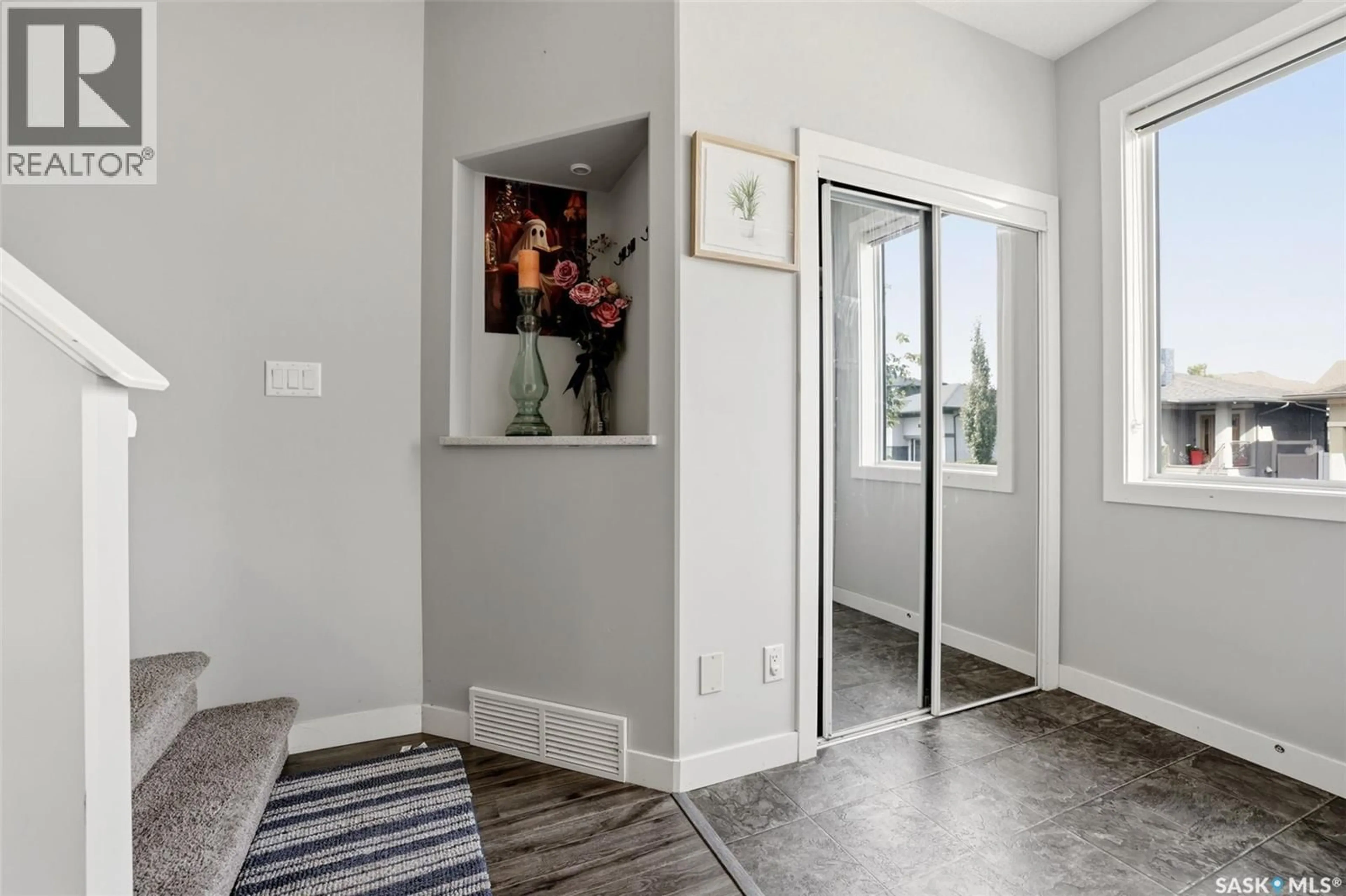 Indoor entryway for E - 4129 GREEN OLIVE WAY, Regina Saskatchewan S4V1P8