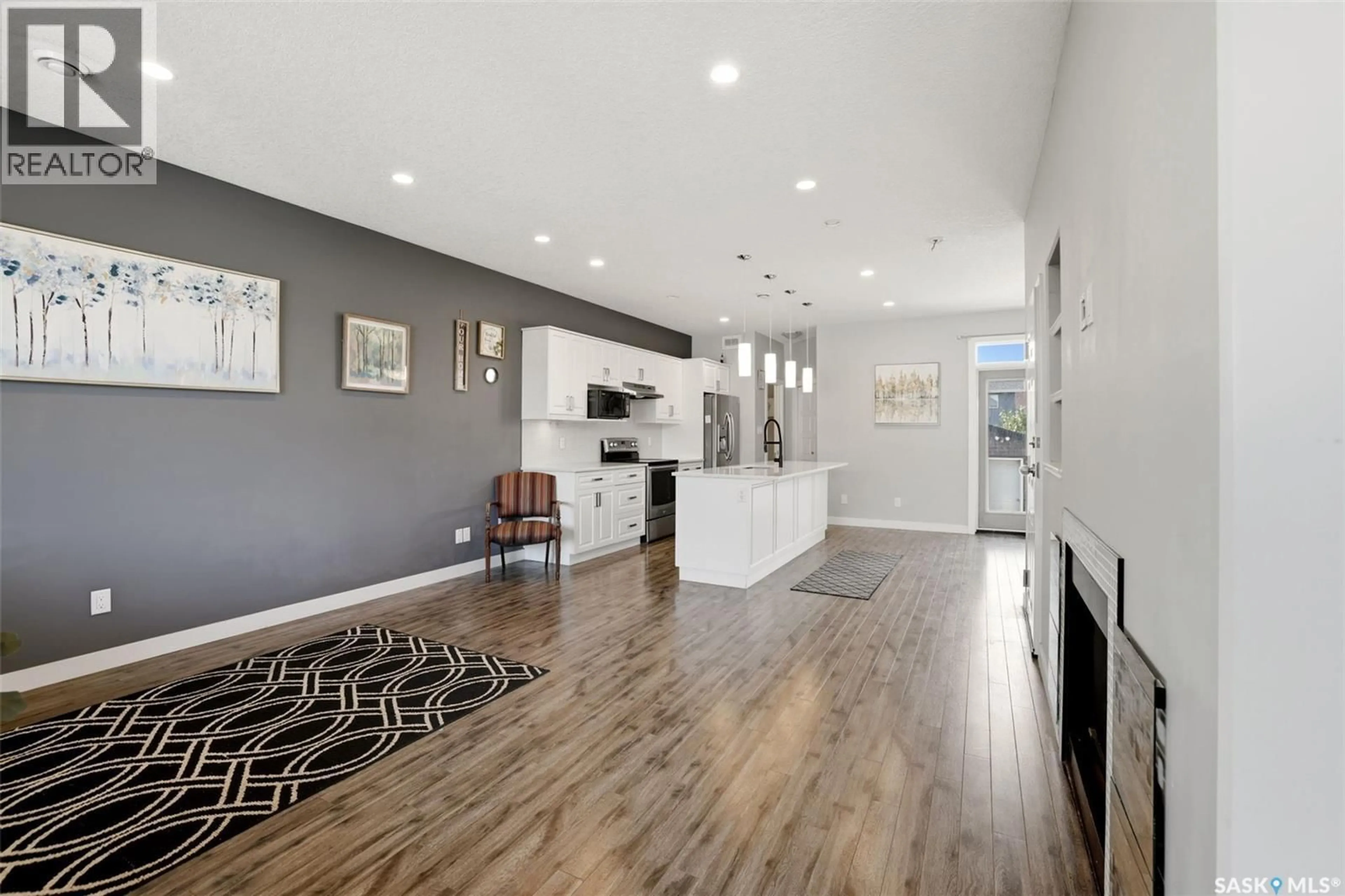 Indoor entryway for E - 4129 GREEN OLIVE WAY, Regina Saskatchewan S4V1P8