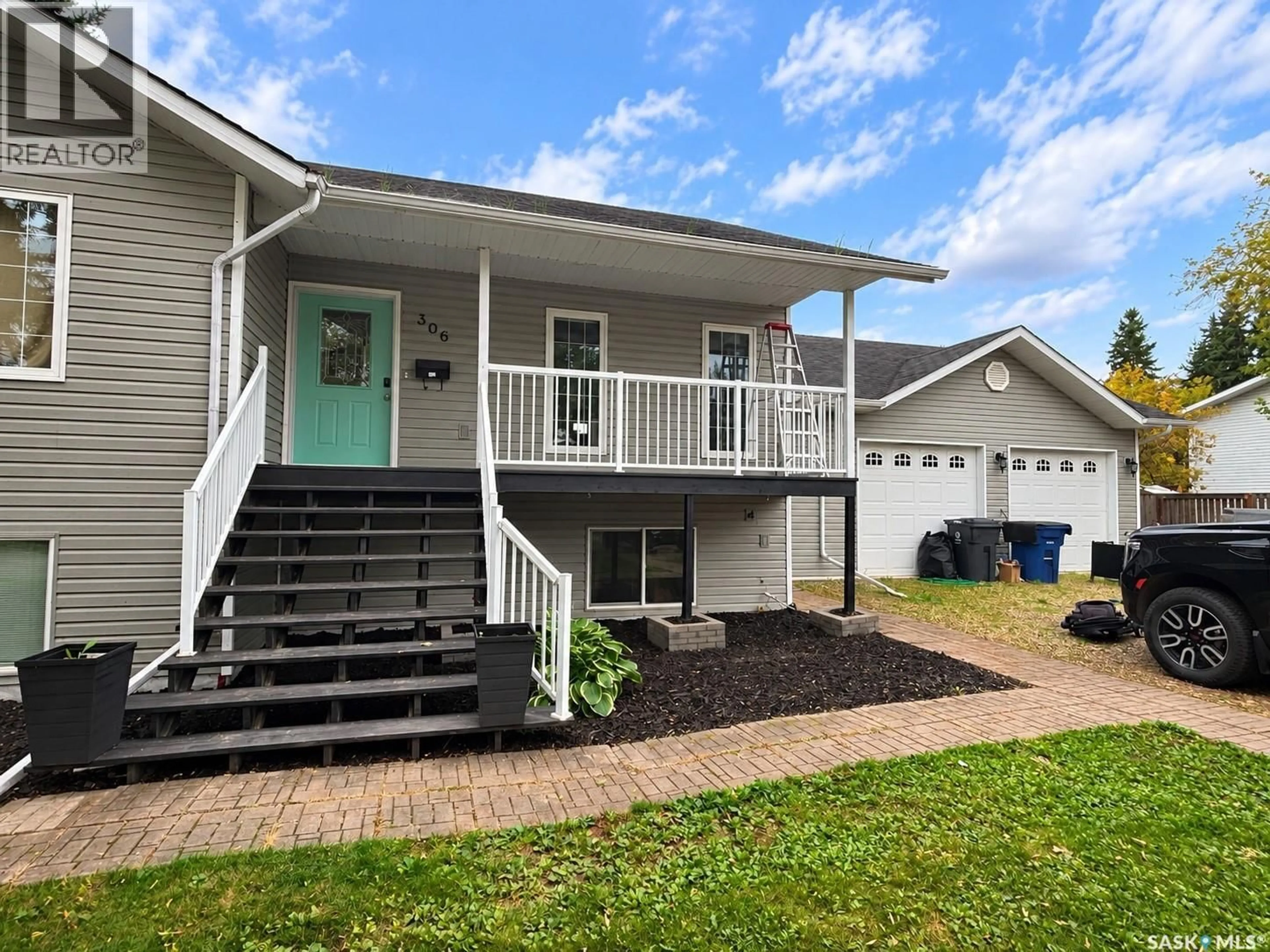 Home with vinyl exterior material, unknown for 306 CENTRE AVENUE, Meadow Lake Saskatchewan S9X1H2
