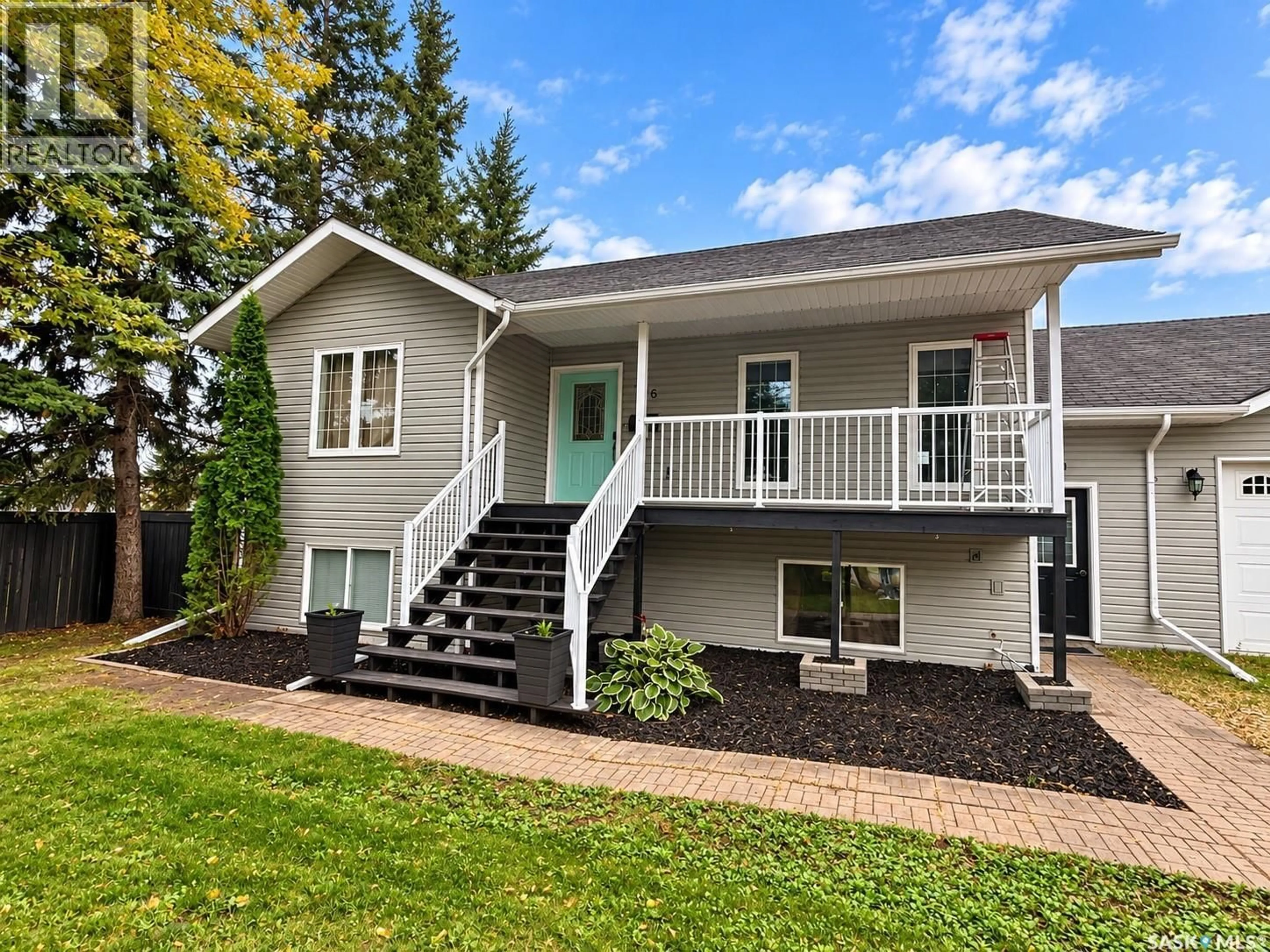 Home with vinyl exterior material, unknown for 306 CENTRE AVENUE, Meadow Lake Saskatchewan S9X1H2