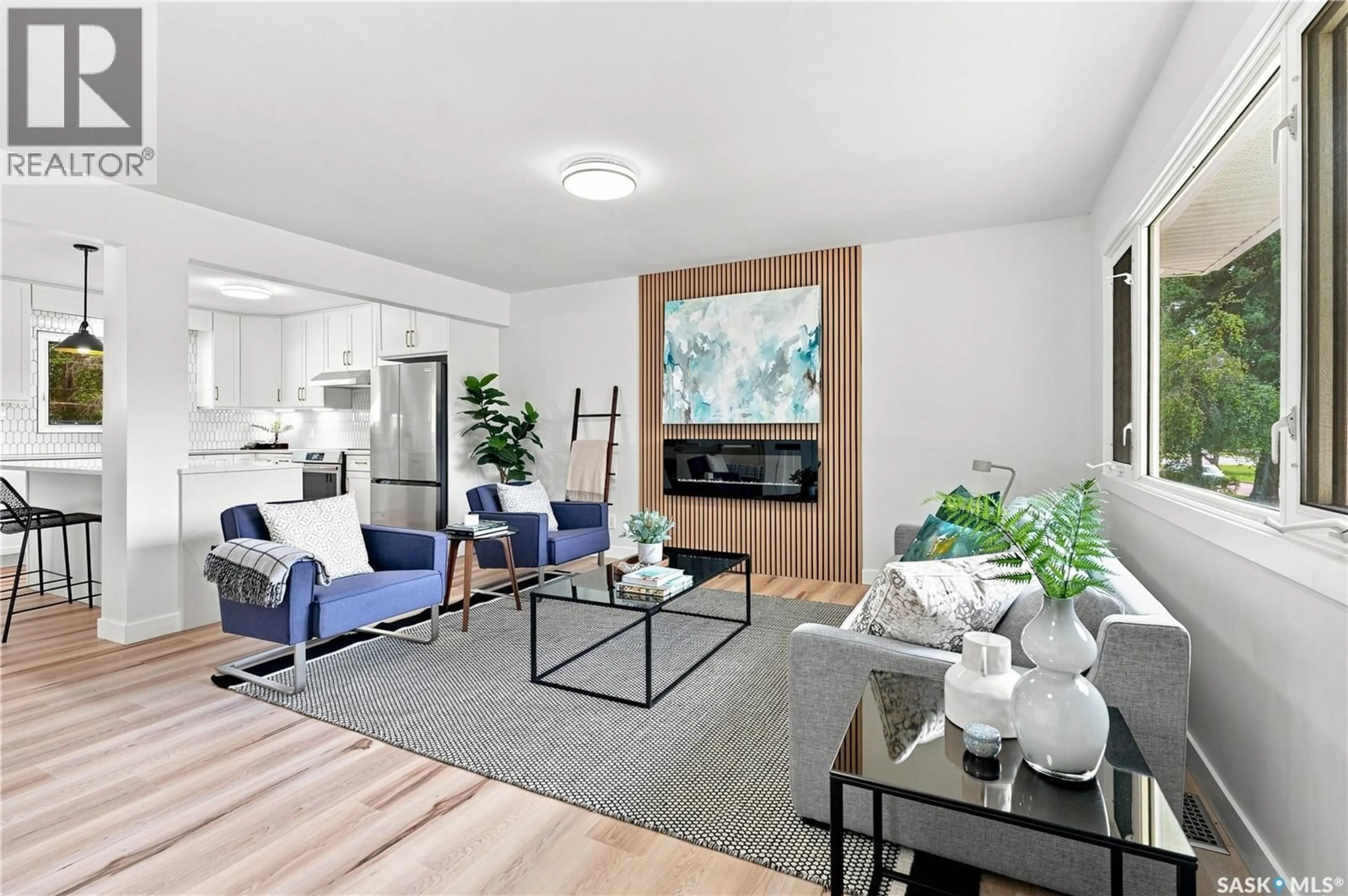 Living room with furniture, unknown for 2805 CUMBERLAND AVENUE, Saskatoon Saskatchewan S7J2A5