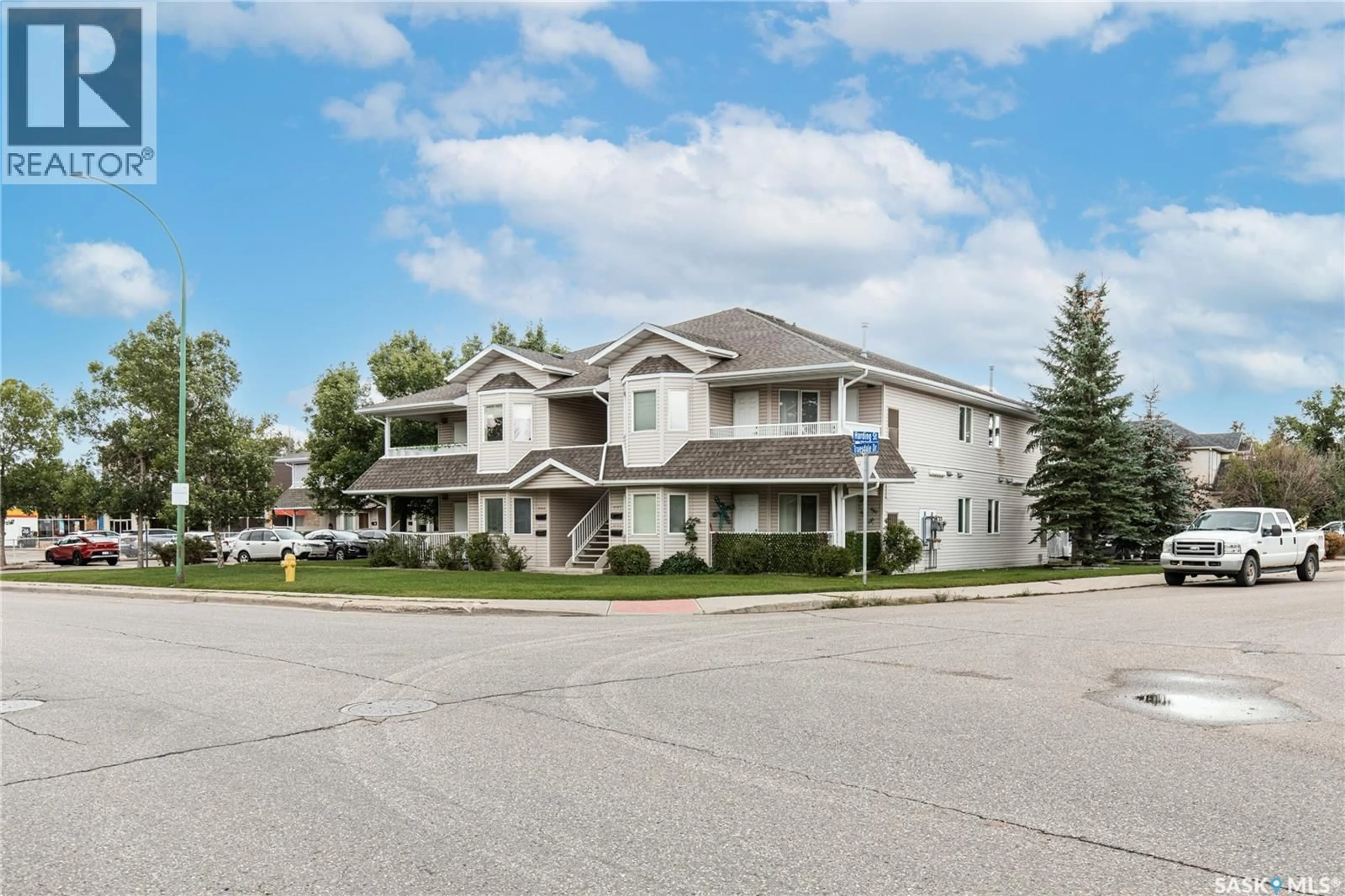 Patio, street for 3133 TRUESDALE DRIVE, Regina Saskatchewan S4V2P6