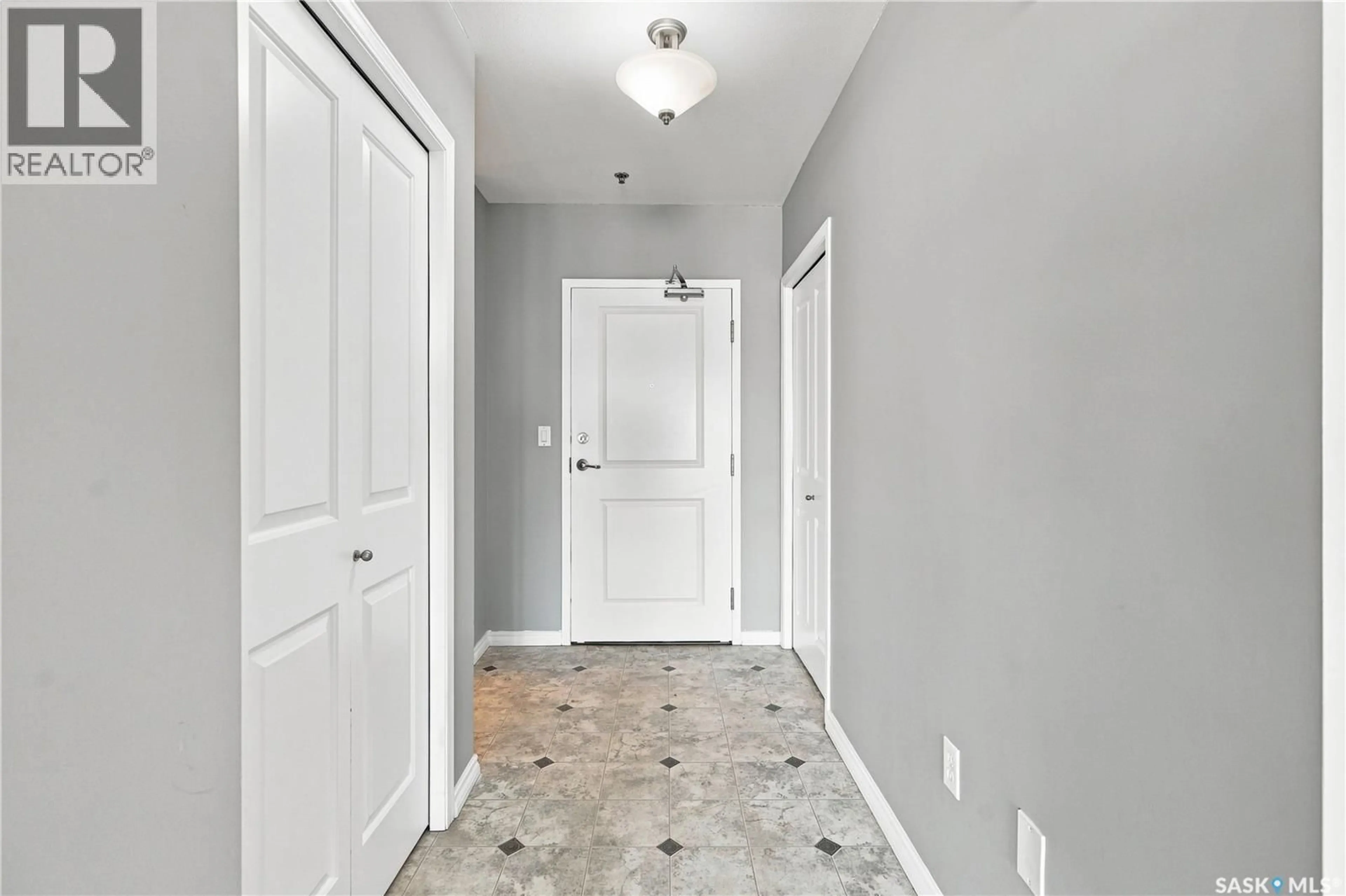 Indoor entryway for 902 - 1305 SPADINA CRESCENT, Saskatoon Saskatchewan S7K0G8