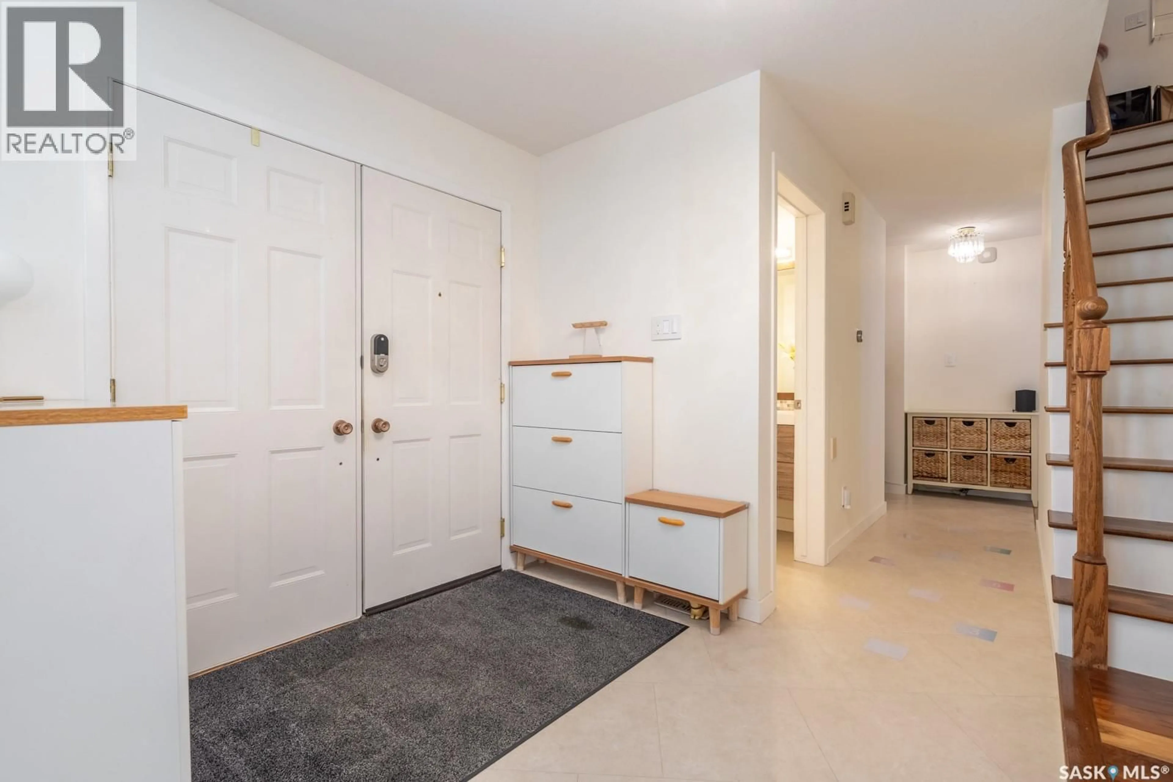 Indoor entryway for 127 ROGERS ROAD, Regina Saskatchewan S4S6T7