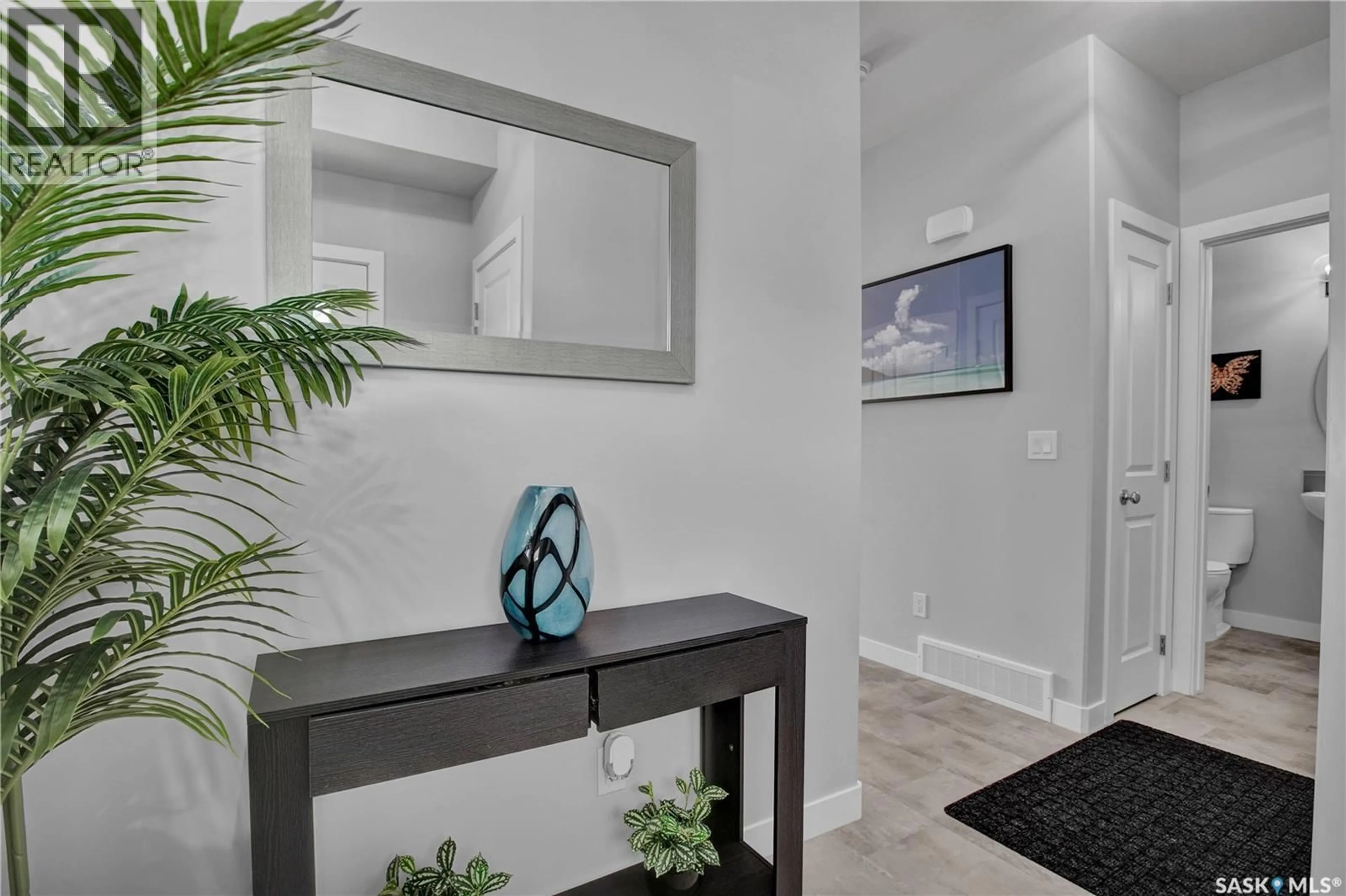 Indoor entryway for 143 BARRETT STREET, Saskatoon Saskatchewan S7W0Z8