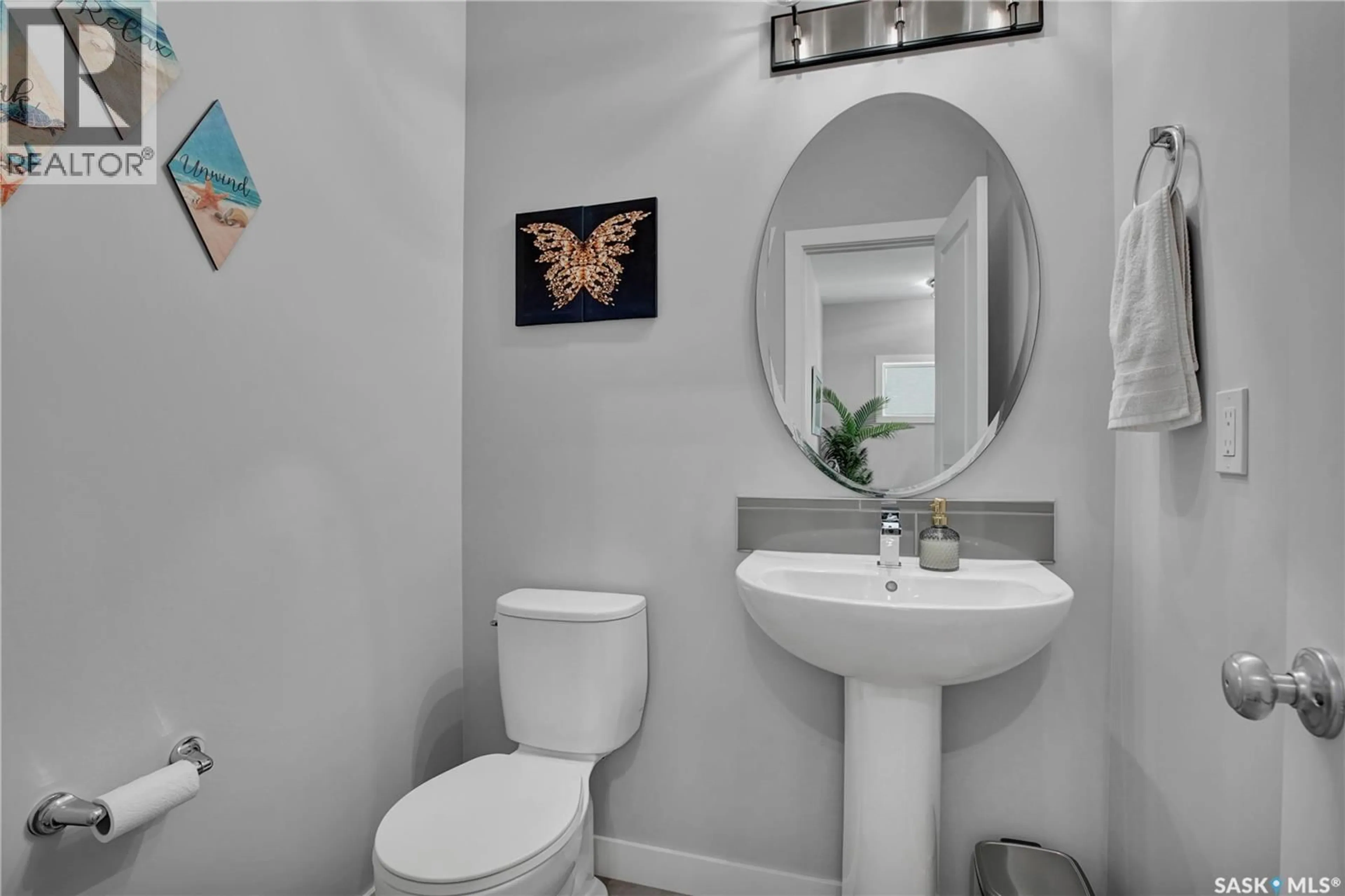 Standard bathroom, ceramic/tile floor for 143 BARRETT STREET, Saskatoon Saskatchewan S7W0Z8