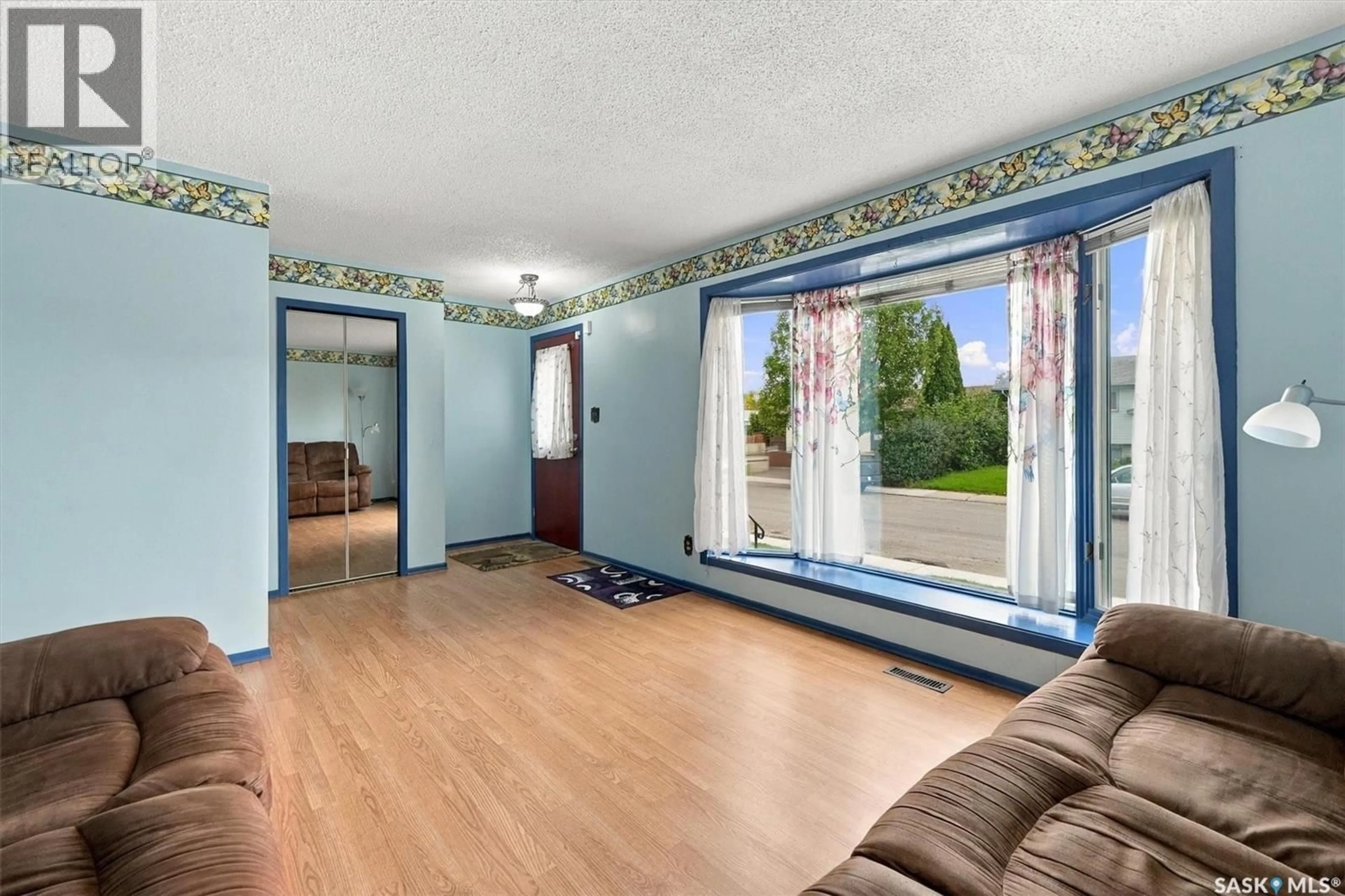 Unknown for 502 MICHENER WAY, Saskatoon Saskatchewan S7L5V4