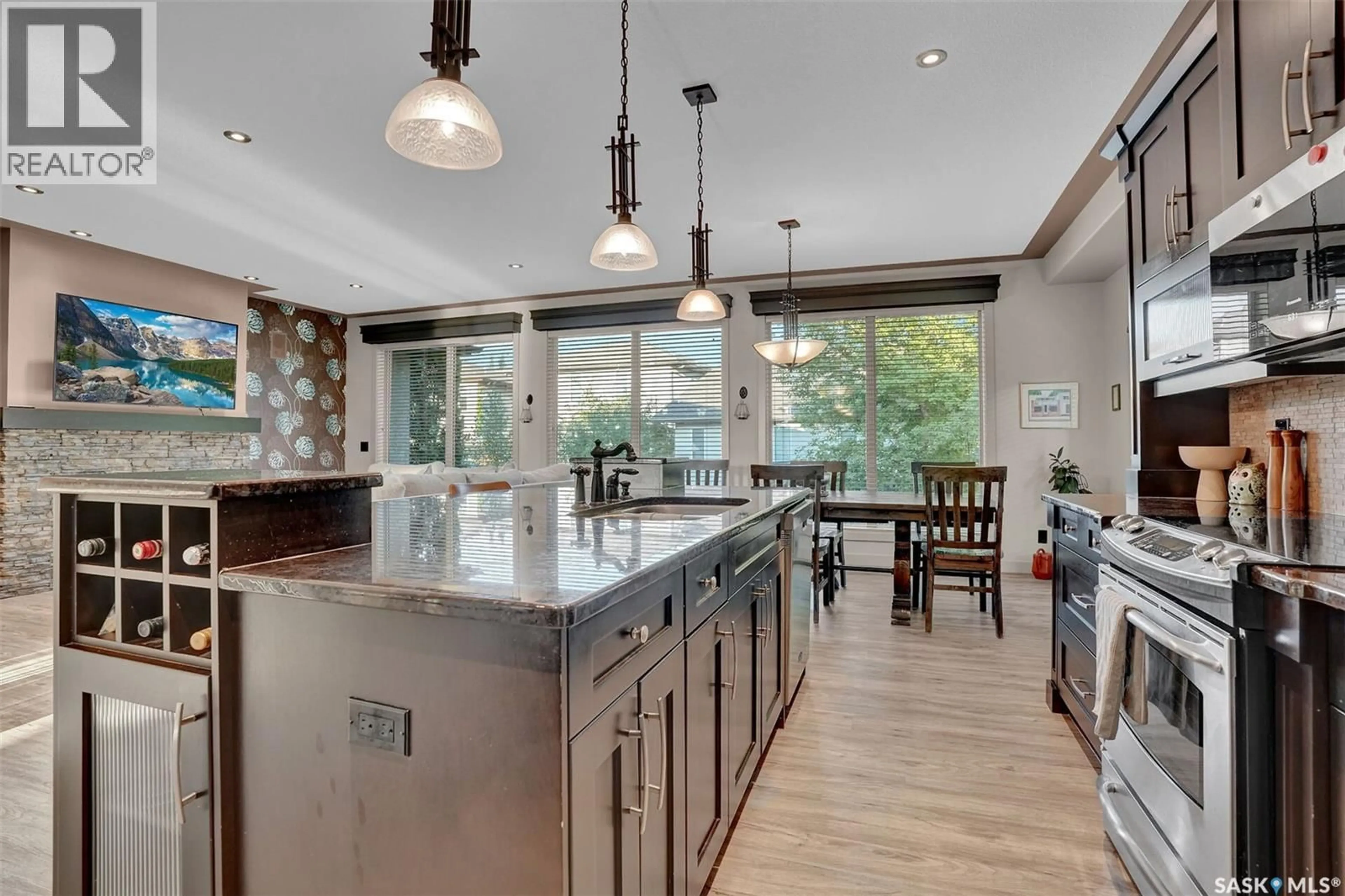 Open concept kitchen, ceramic/tile floor for 4635 ELLARD COURT, Regina Saskatchewan S4X0B3