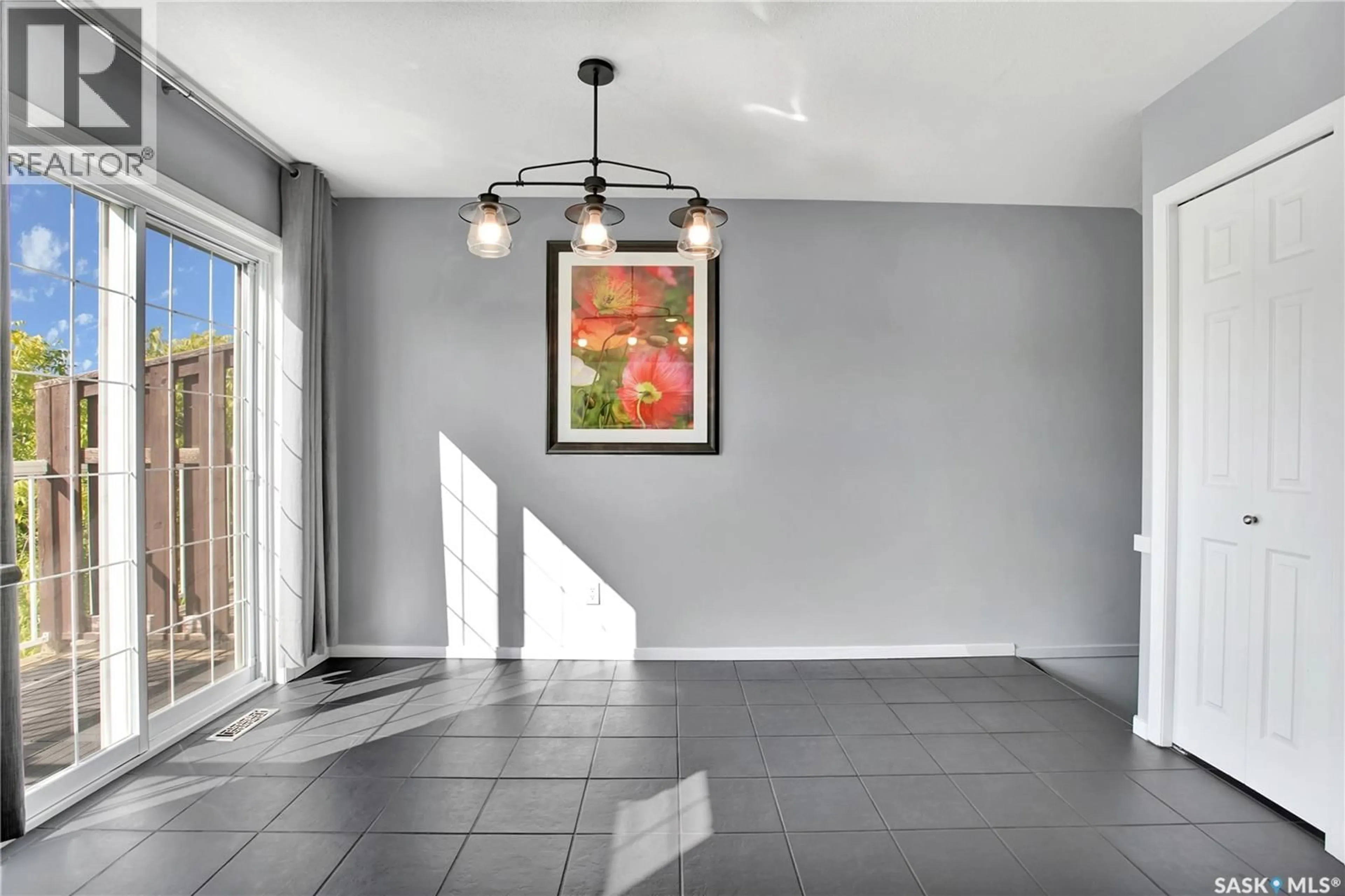 Indoor entryway for 135 - 58 PAWLYCHENKO LANE, Saskatoon Saskatchewan S7V1K2