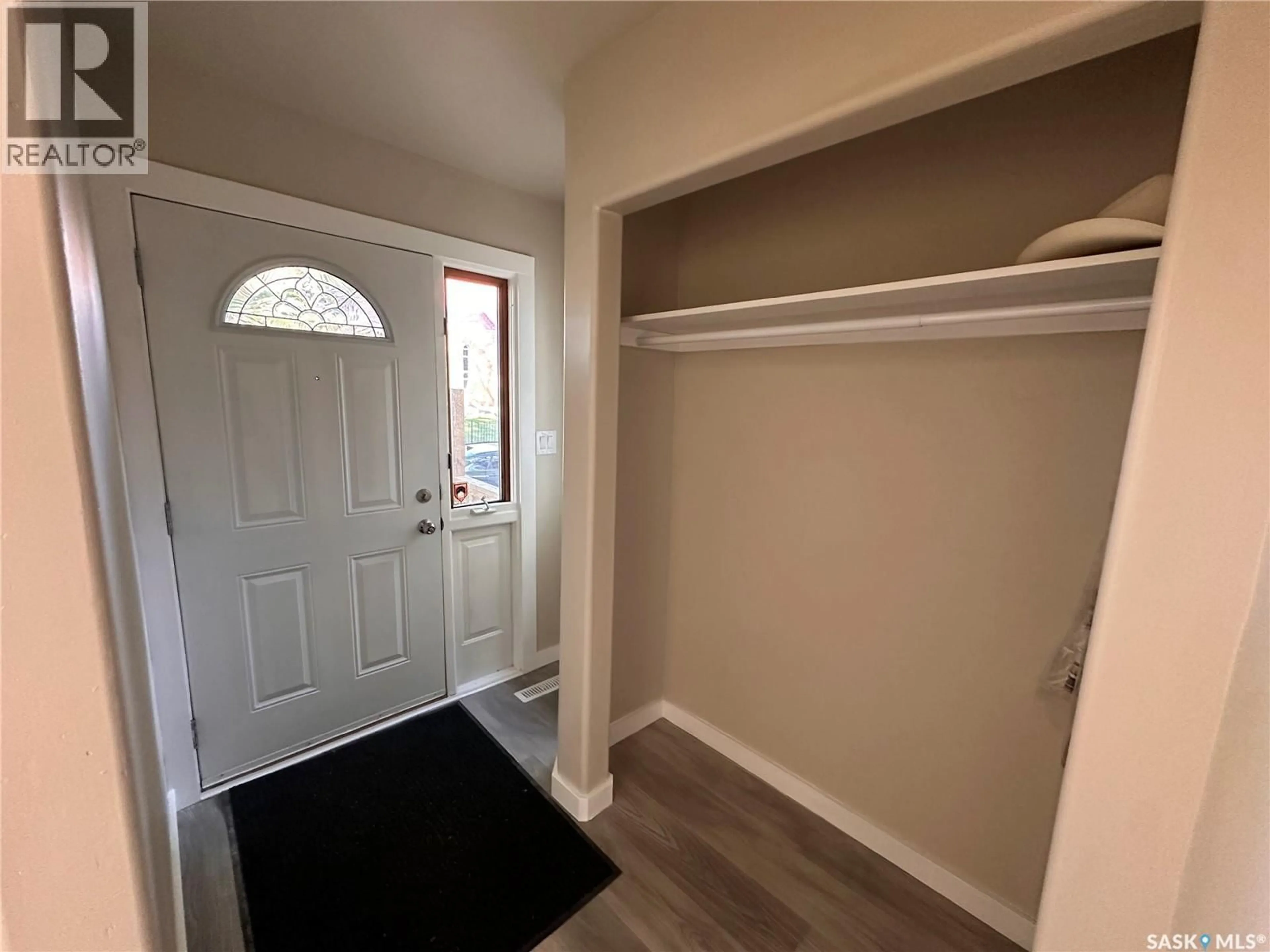 Indoor entryway for 1917 TORONTO STREET, Regina Saskatchewan S4R8L1