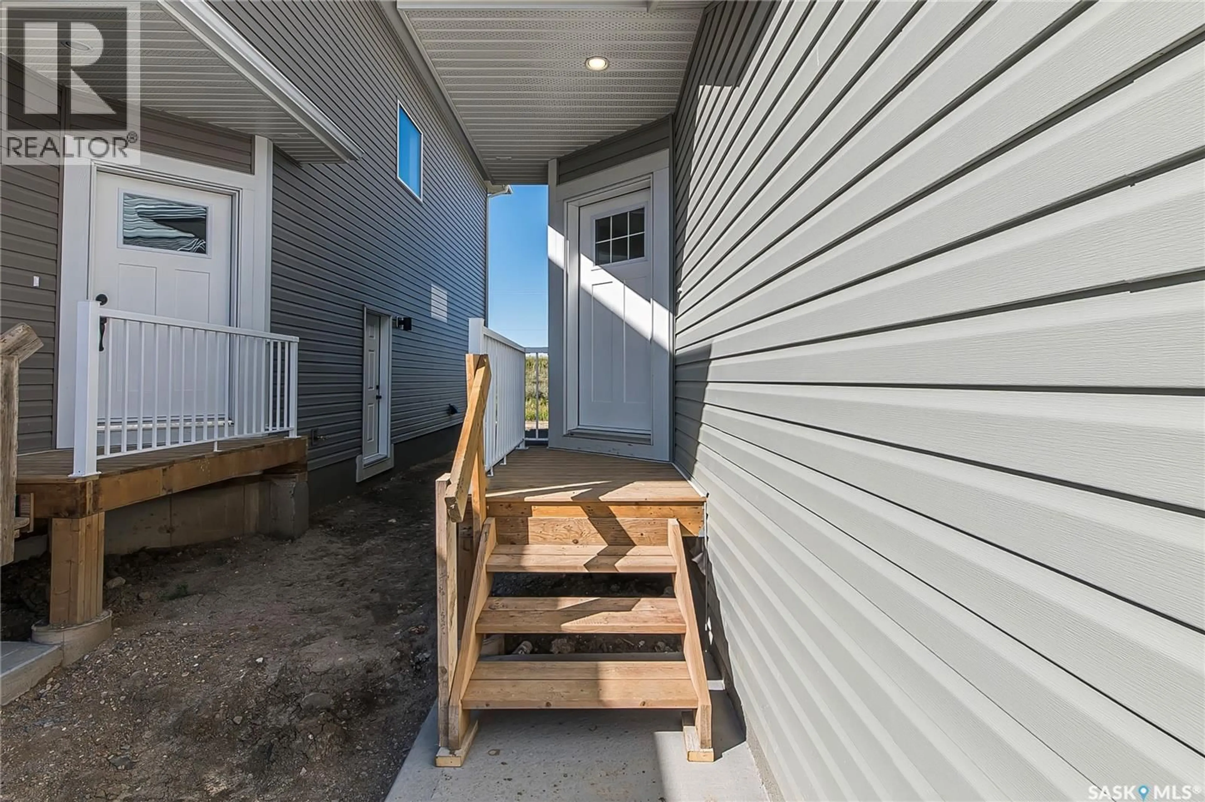 Unknown for 563 TRAEGER MANOR, Saskatoon Saskatchewan S7V1Z8