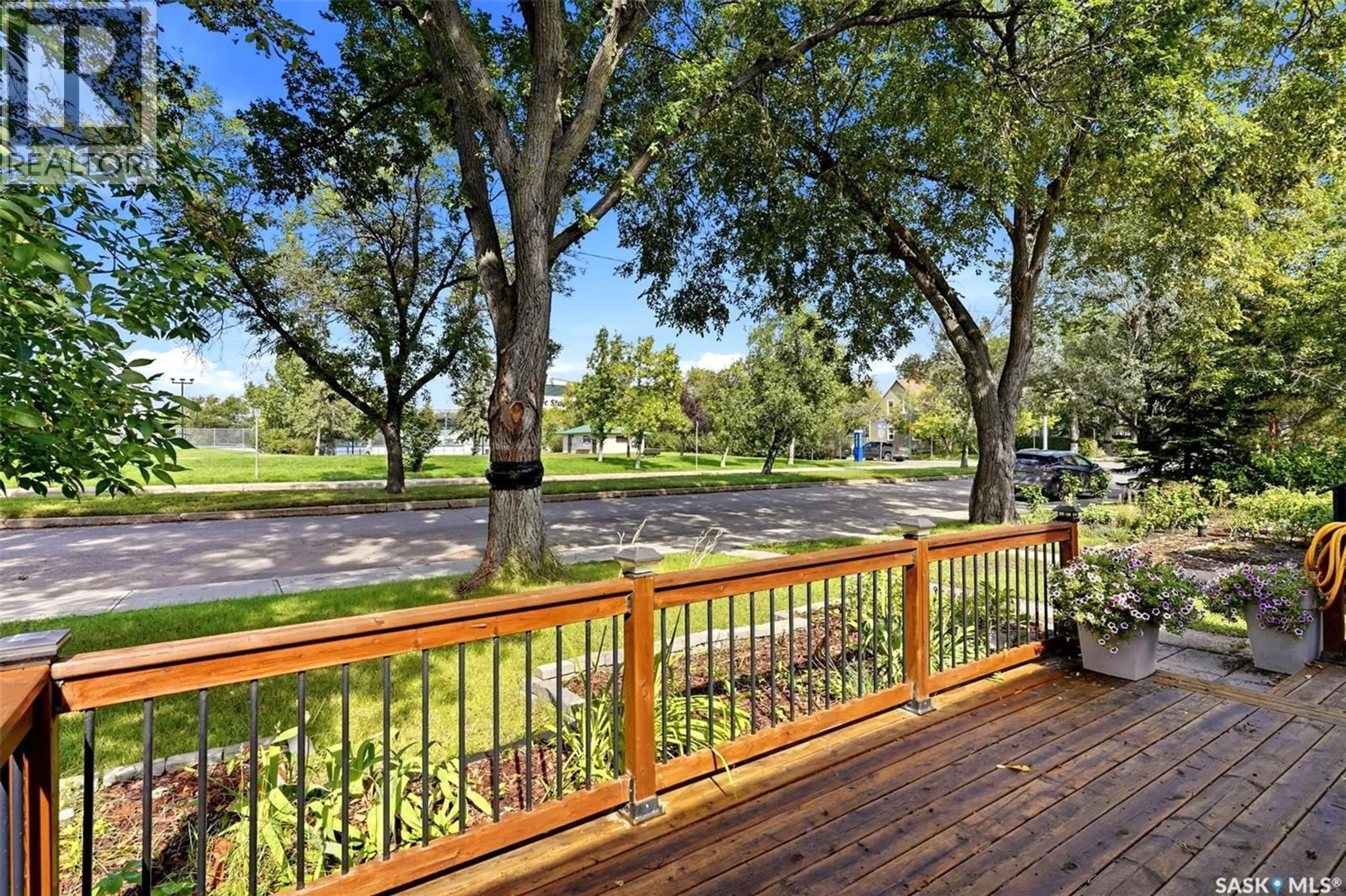 Patio, water/lake/river/ocean view for 3719 VICTORIA AVENUE, Regina Saskatchewan S4T1M5