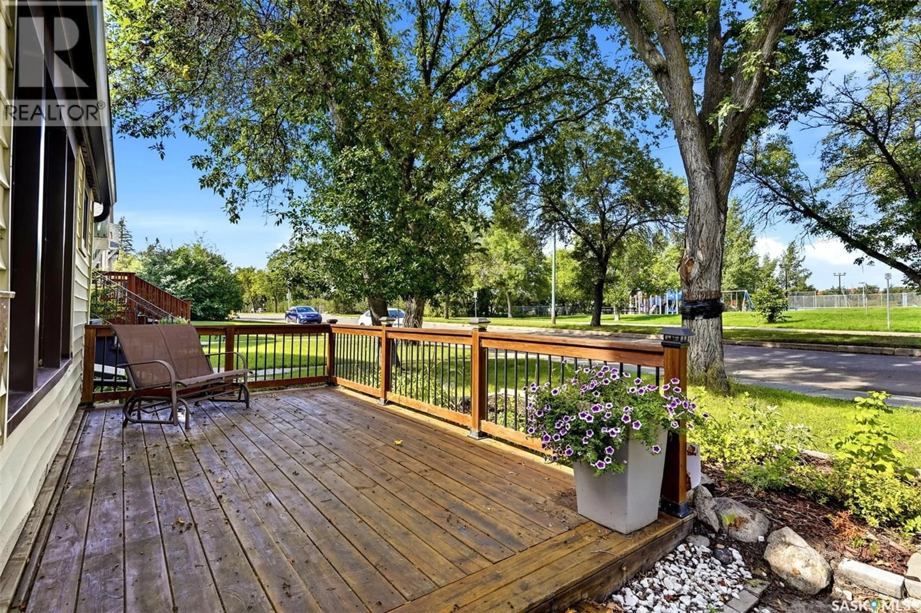 Patio, water/lake/river/ocean view for 3719 VICTORIA AVENUE, Regina Saskatchewan S4T1M5