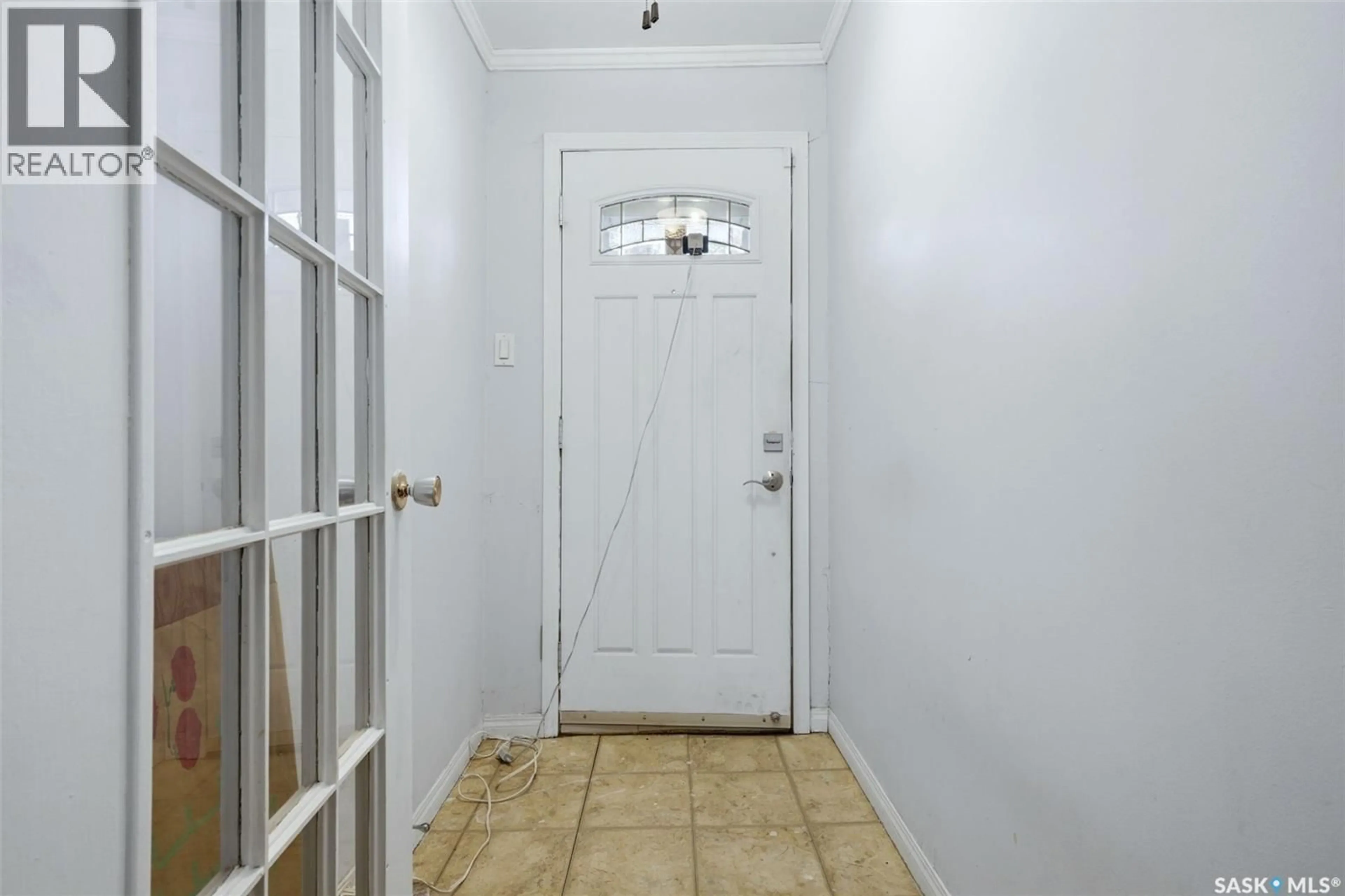 Indoor entryway for 3719 VICTORIA AVENUE, Regina Saskatchewan S4T1M5