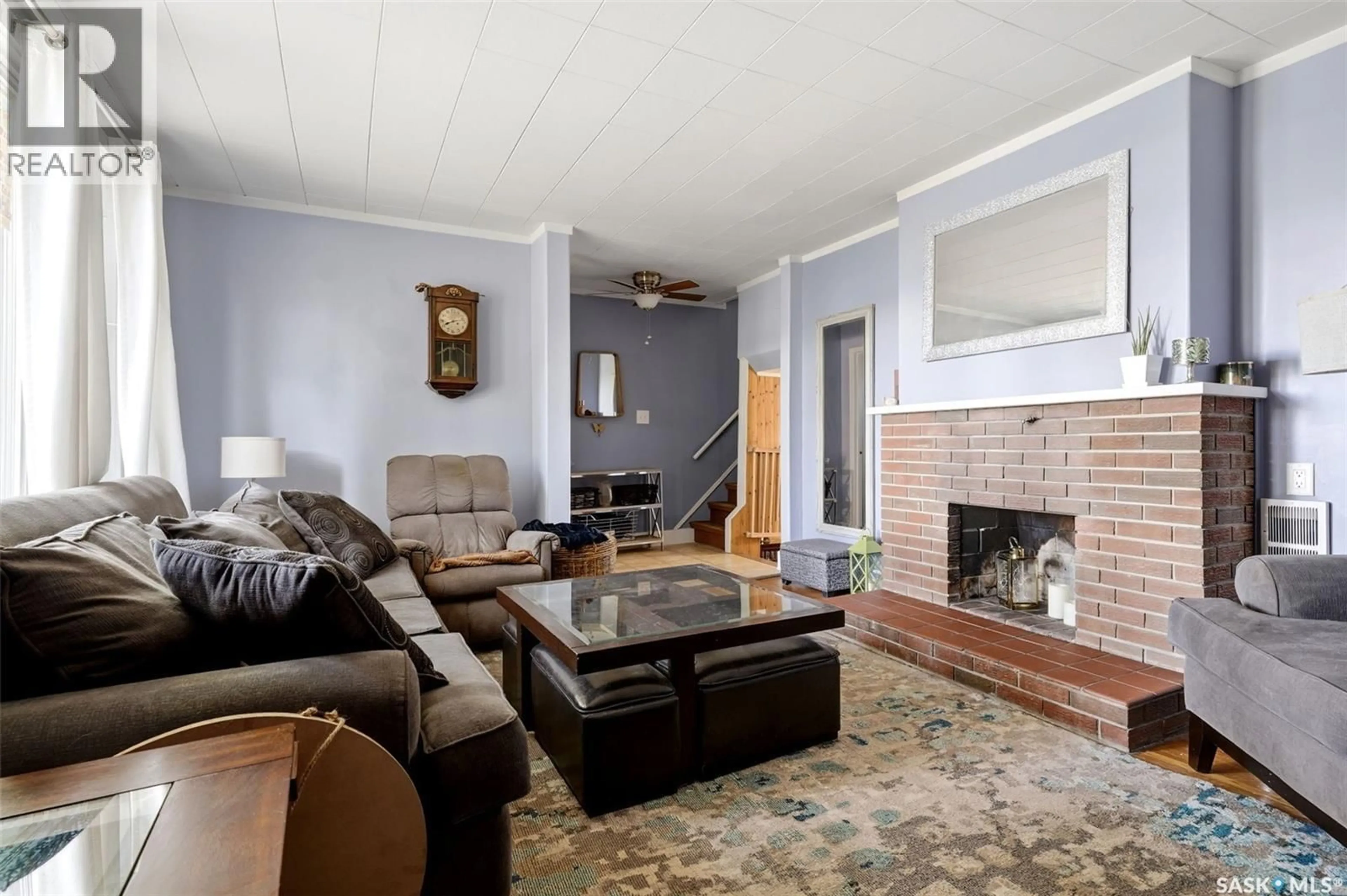 Living room with furniture, unknown for 3719 VICTORIA AVENUE, Regina Saskatchewan S4T1M5