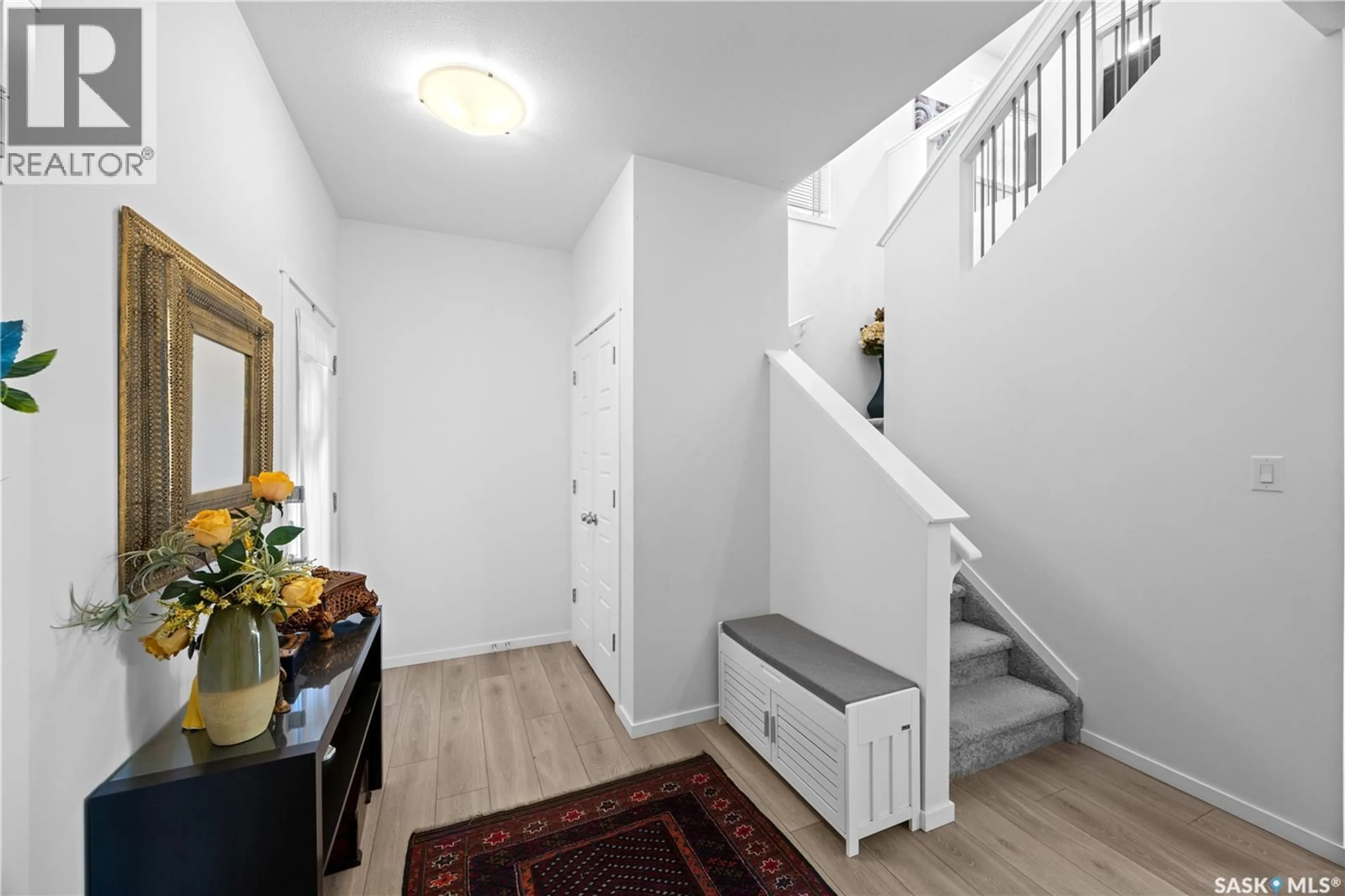 Indoor entryway for 814 LABINE CRESCENT, Saskatoon Saskatchewan S7L6N2