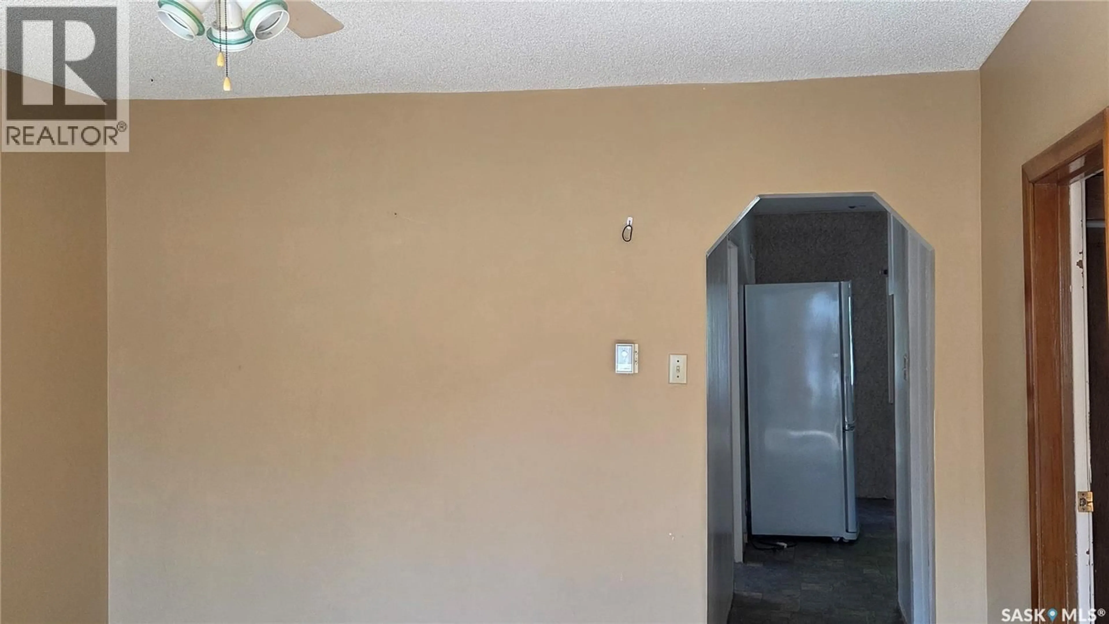 A pic of a room for 42 ELSOM STREET, Moose Jaw Saskatchewan S6H4V1
