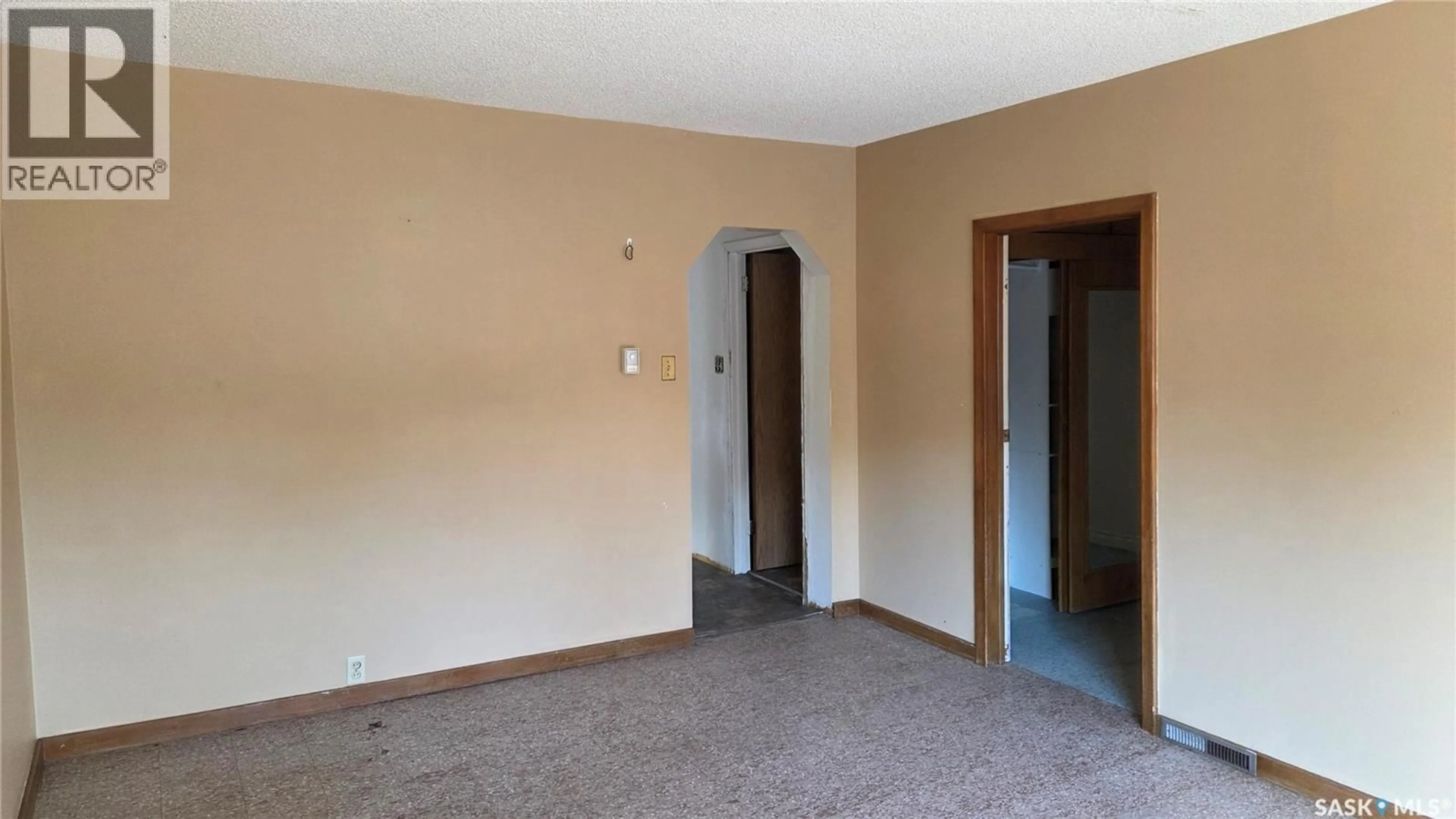 A pic of a room for 42 ELSOM STREET, Moose Jaw Saskatchewan S6H4V1