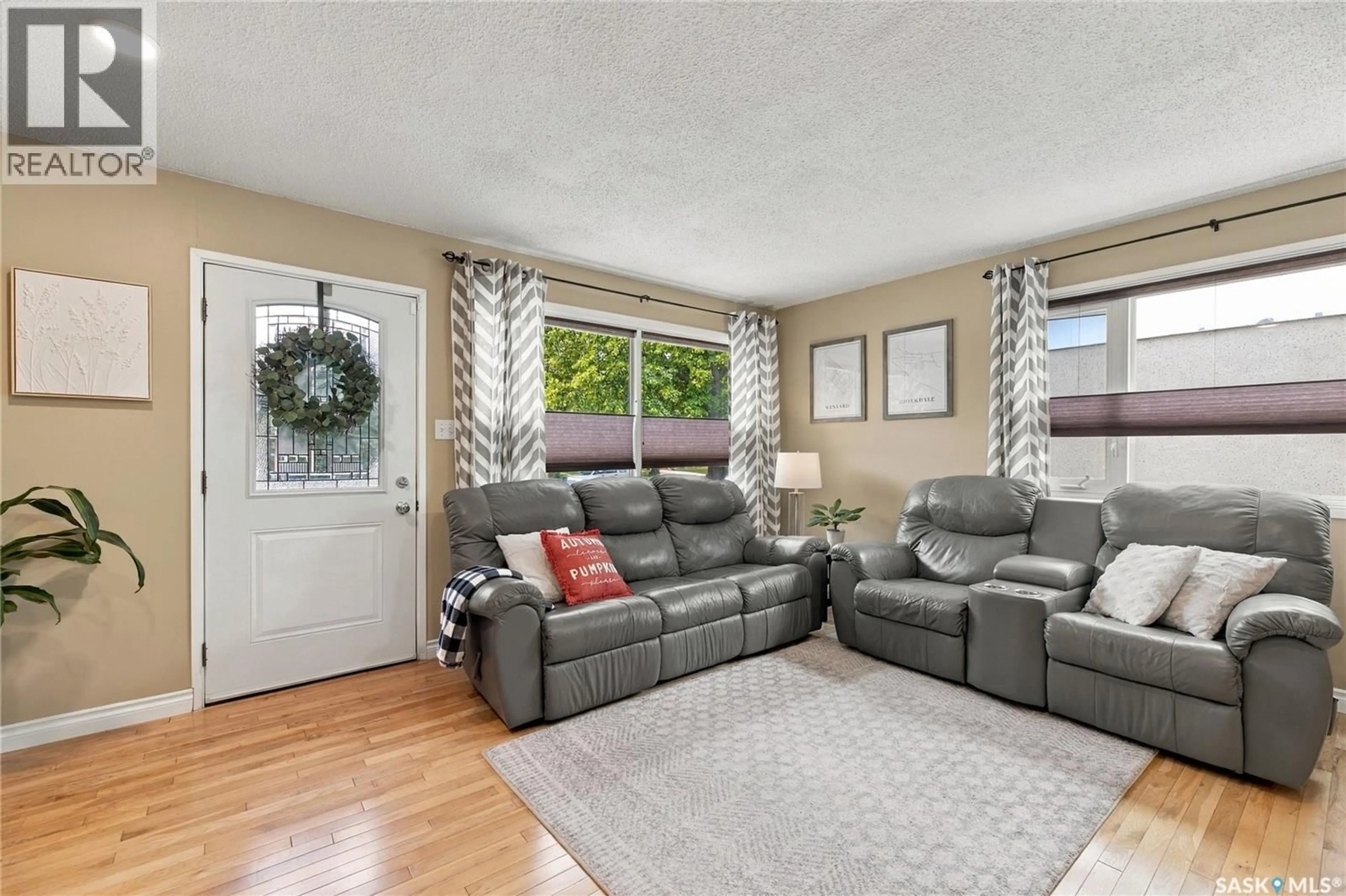 Living room with furniture, unknown for 341 BOYCHUK DRIVE, Saskatoon Saskatchewan S7H4J8