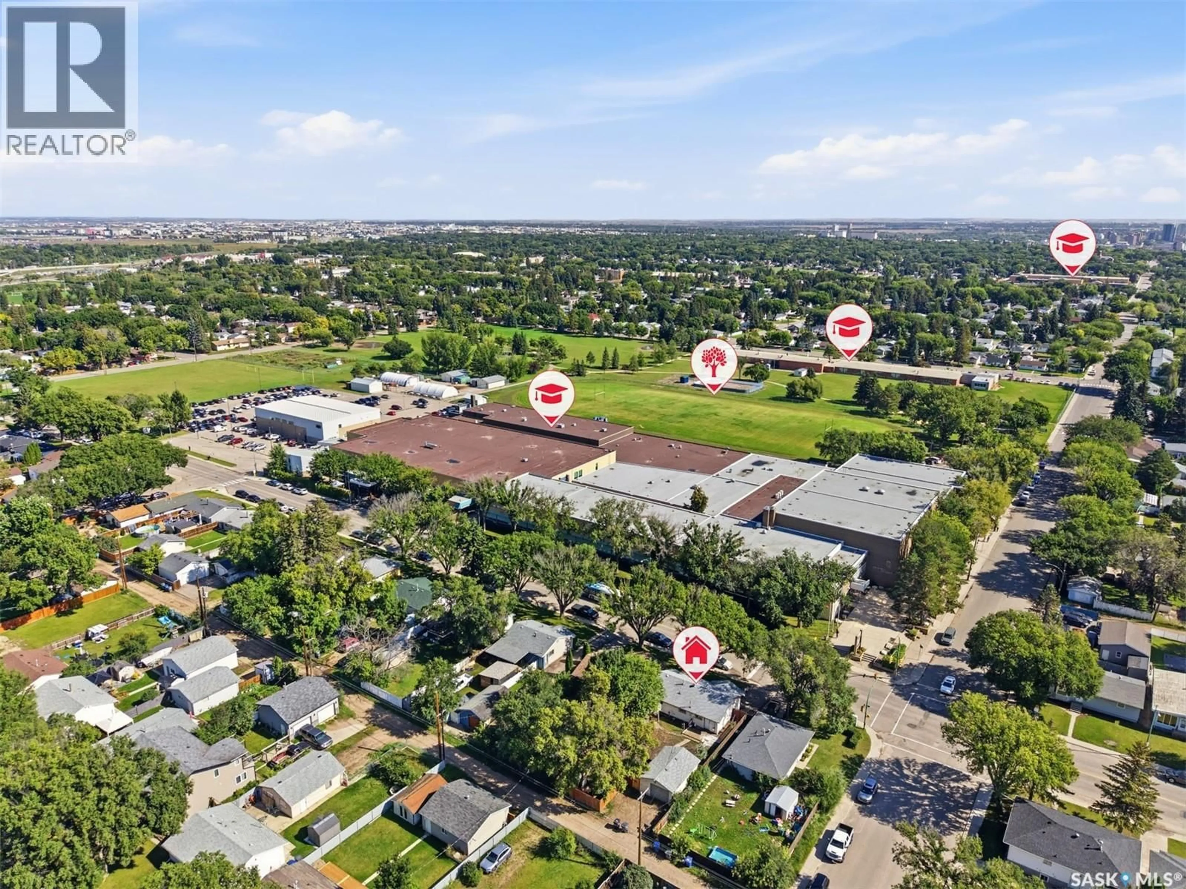 A pic from outside/outdoor area/front of a property/back of a property/a pic from drone, unknown for 405 W AVENUE N, Saskatoon Saskatchewan S7L3G9