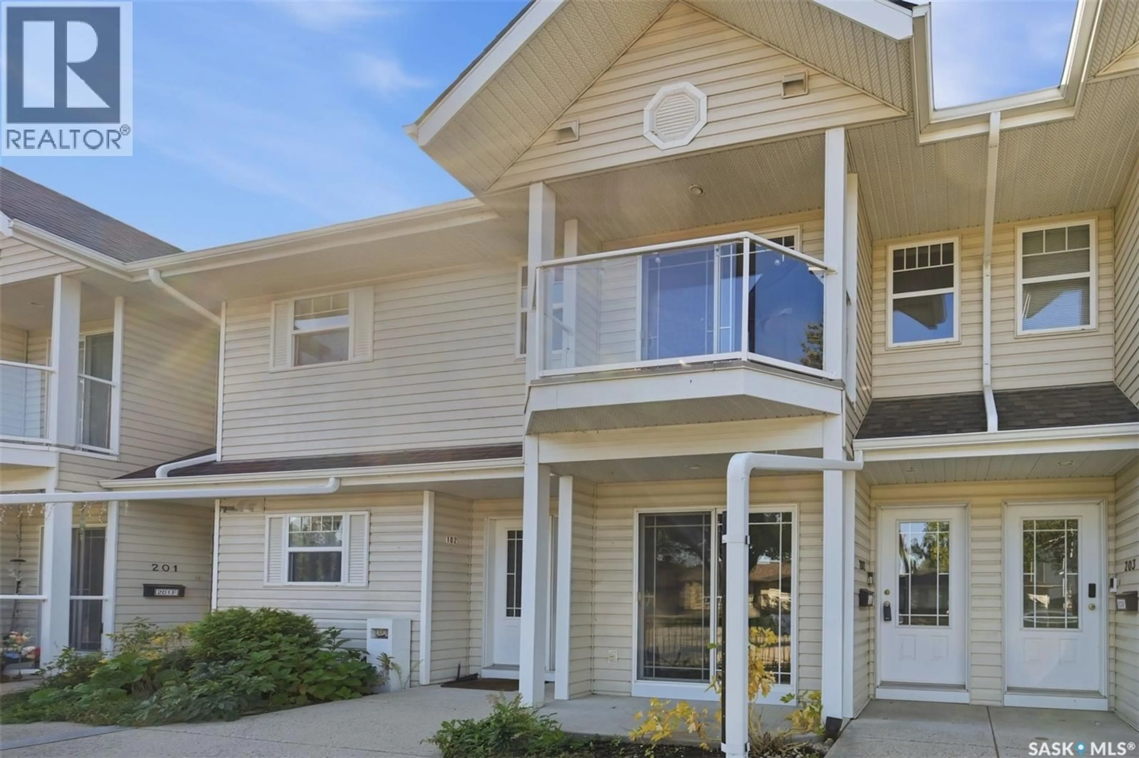 Home with vinyl exterior material, water/lake/river/ocean view for F - 202 141 STREET, Saskatoon Saskatchewan S7N1N3