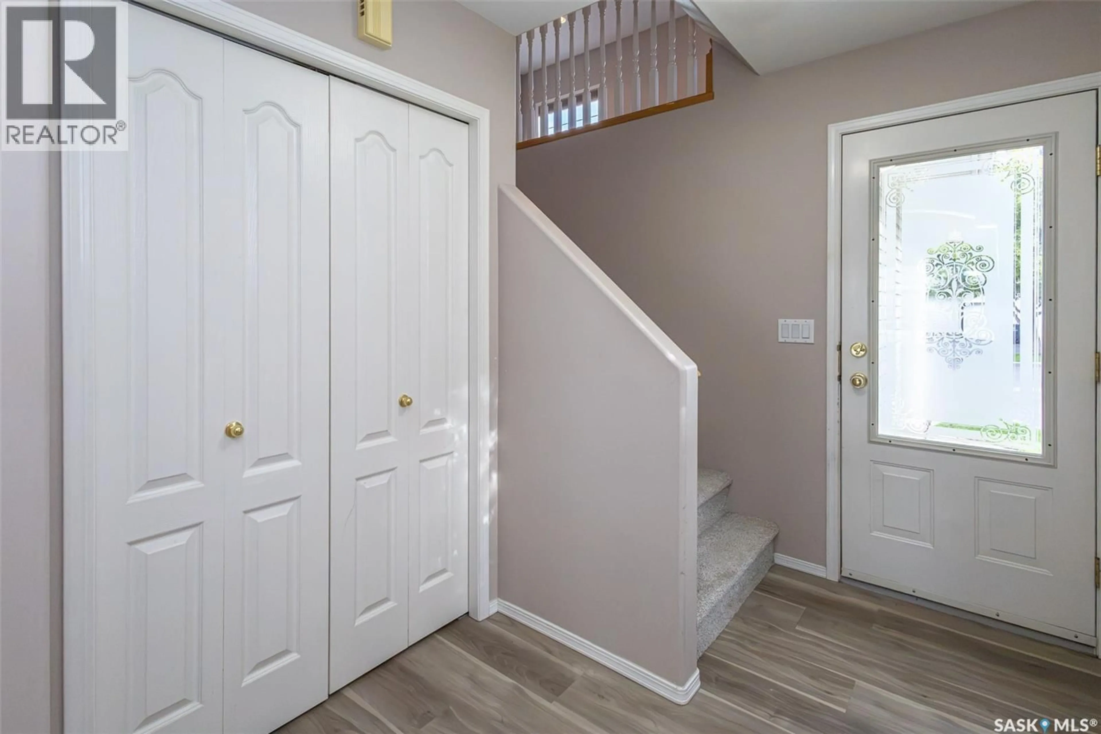 Indoor entryway for 515 - 149 KENDERDINE ROAD, Saskatoon Saskatchewan S7N4S6
