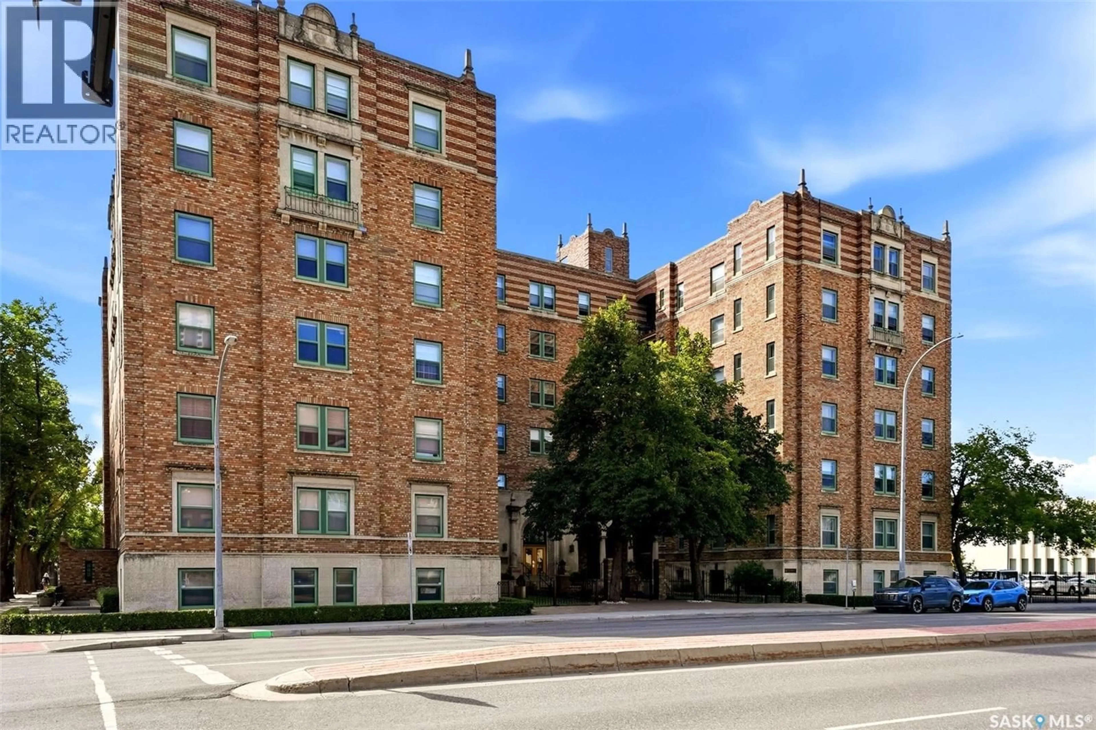 Home with brick exterior material, building for 204/206 - 2305 VICTORIA AVENUE, Regina Saskatchewan S4P0S7