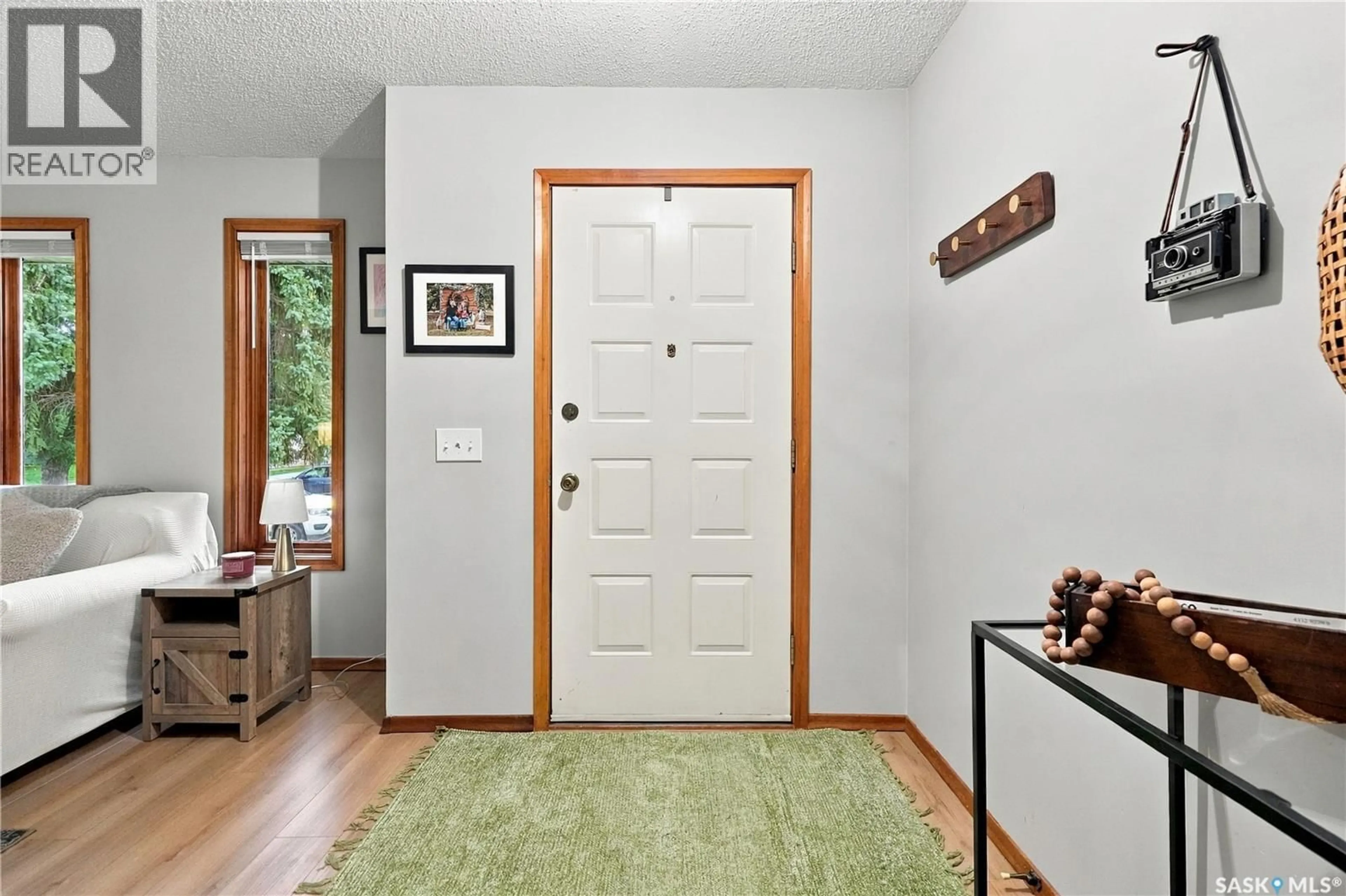 Indoor entryway for 2930 KUTARNA CRESCENT, Regina Saskatchewan S4V0T3