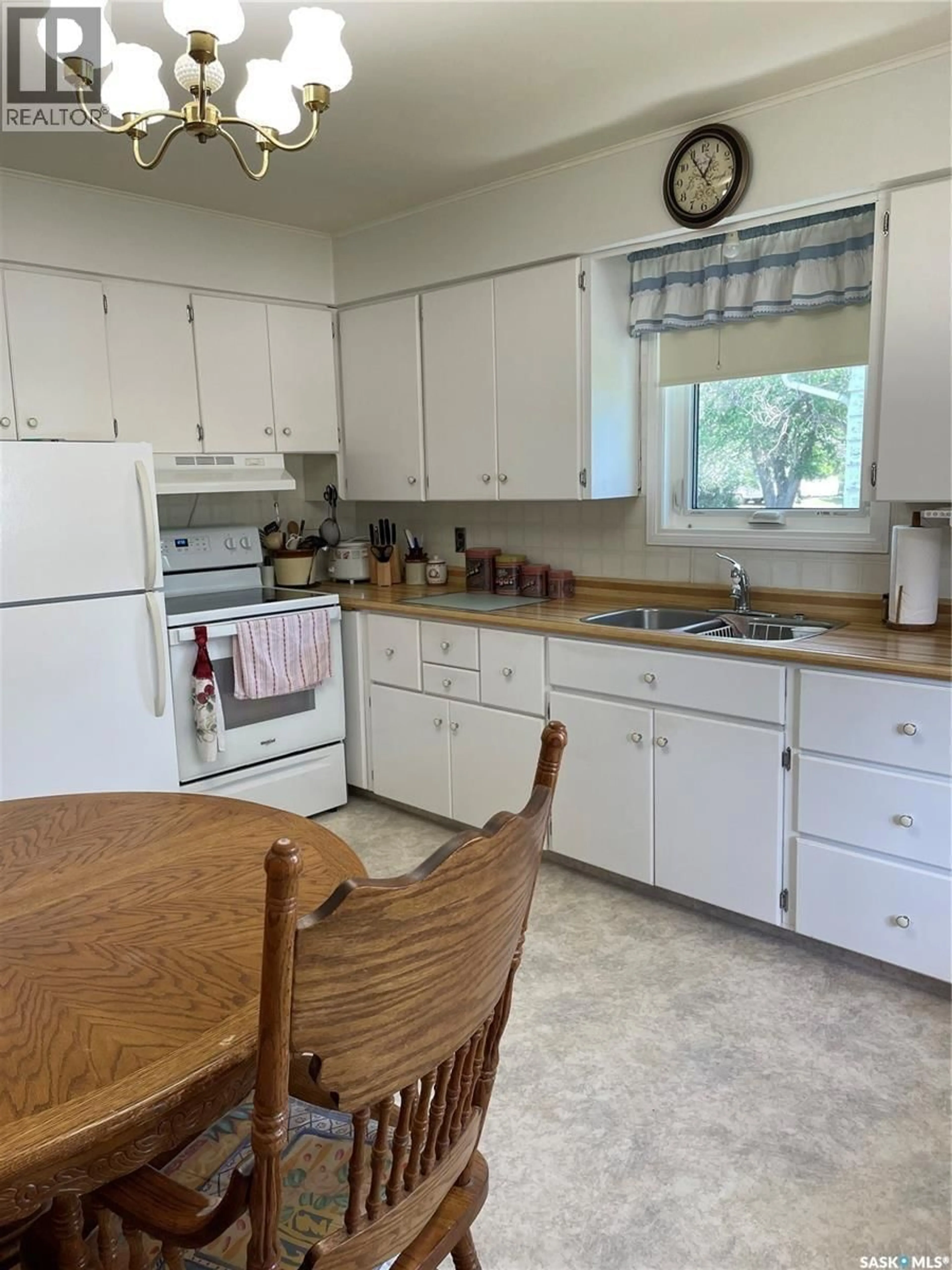 Standard kitchen, unknown for 758 SASKATCHEWAN AVENUE, Milden Saskatchewan S0L2L0