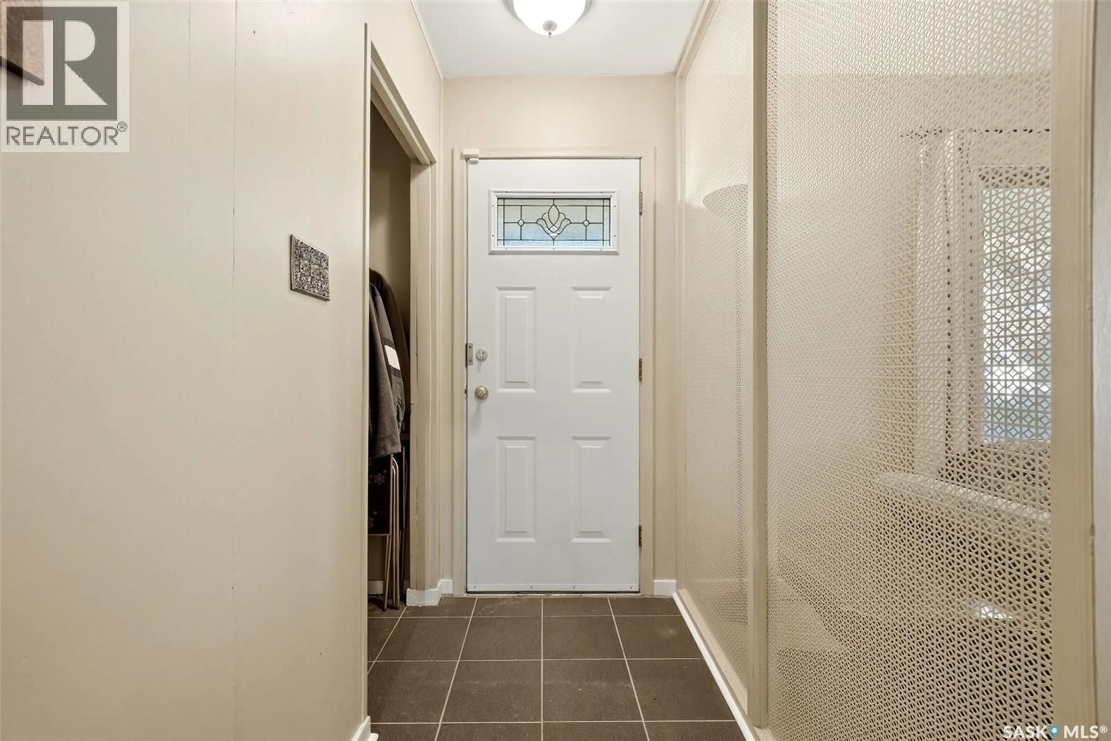 Indoor entryway for 69 DARKE CRESCENT, Regina Saskatchewan S4S3Y1