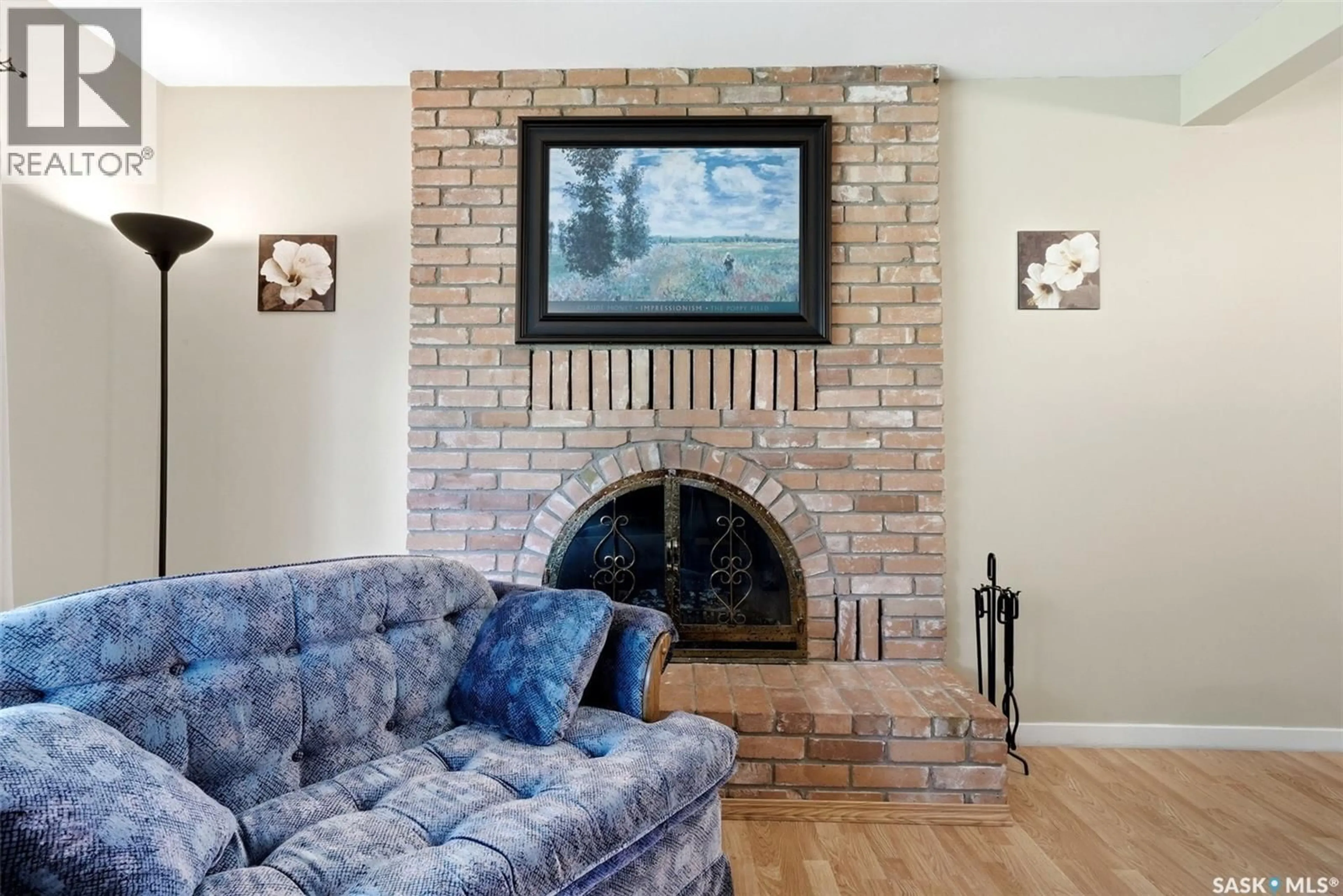 Living room with furniture, unknown for 69 DARKE CRESCENT, Regina Saskatchewan S4S3Y1