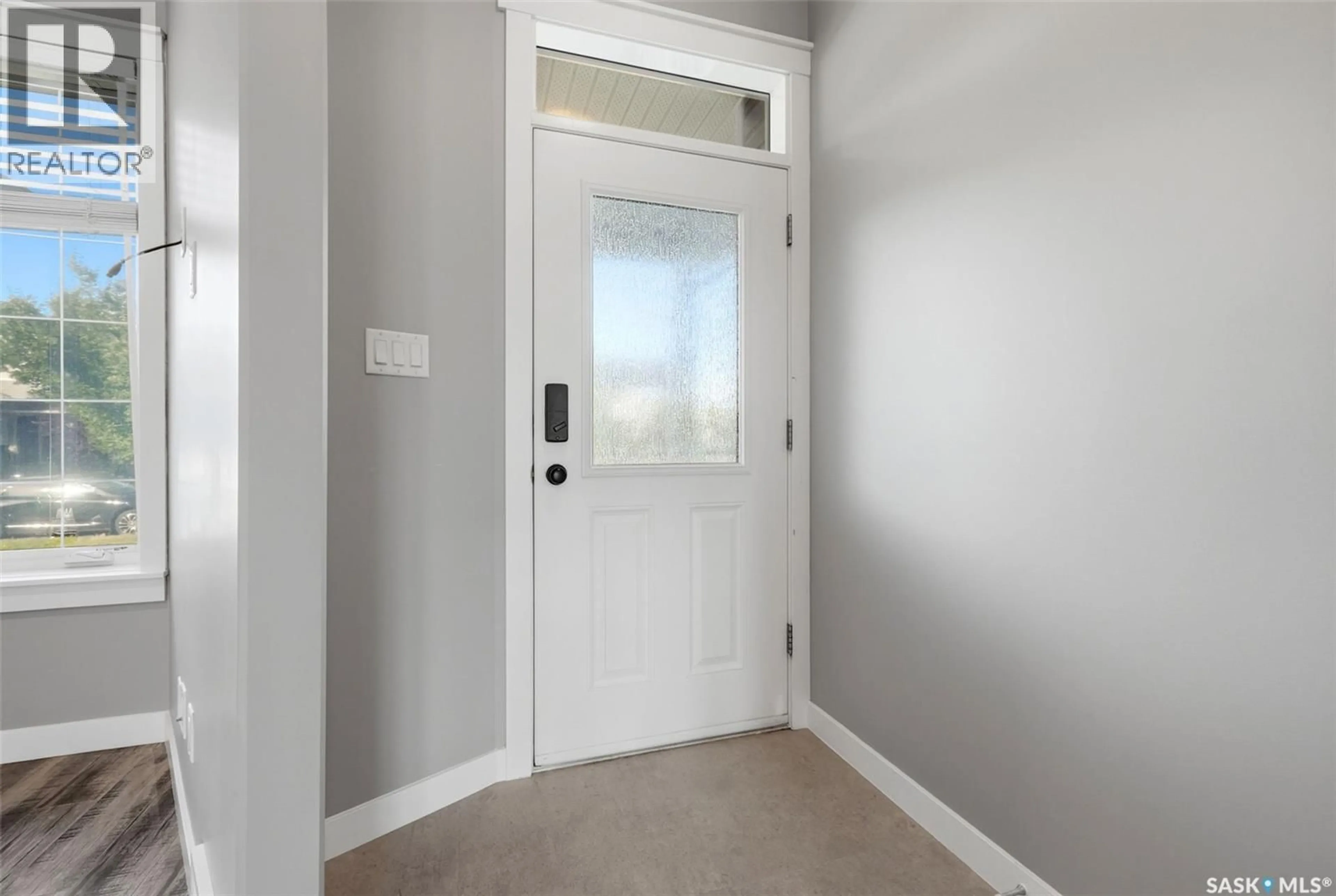 Indoor entryway for 4309 JAMES HILL ROAD, Regina Saskatchewan S4W0L4