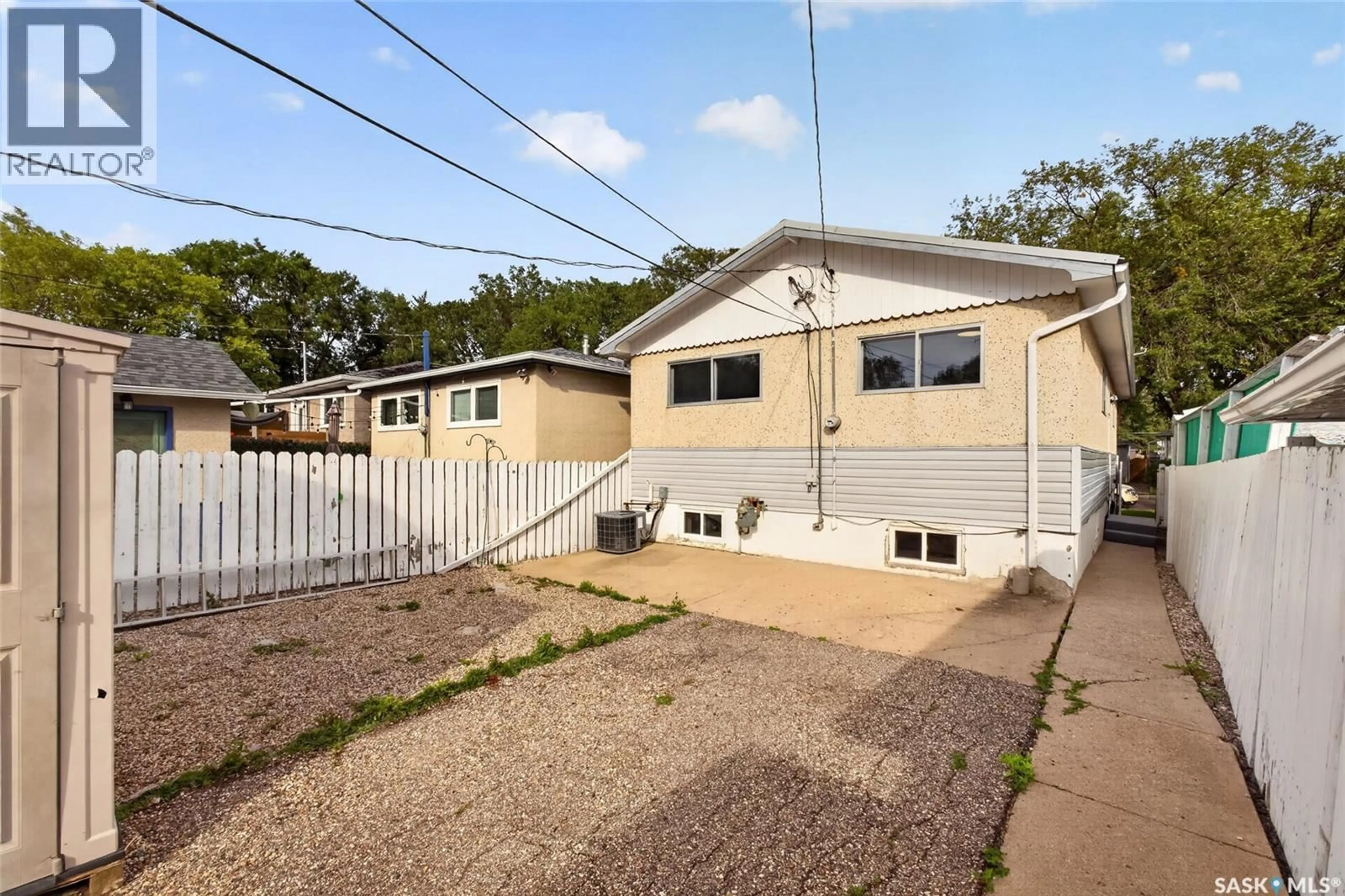 A pic from outside/outdoor area/front of a property/back of a property/a pic from drone, street for 738 QUEEN STREET, Regina Saskatchewan S4T4A3