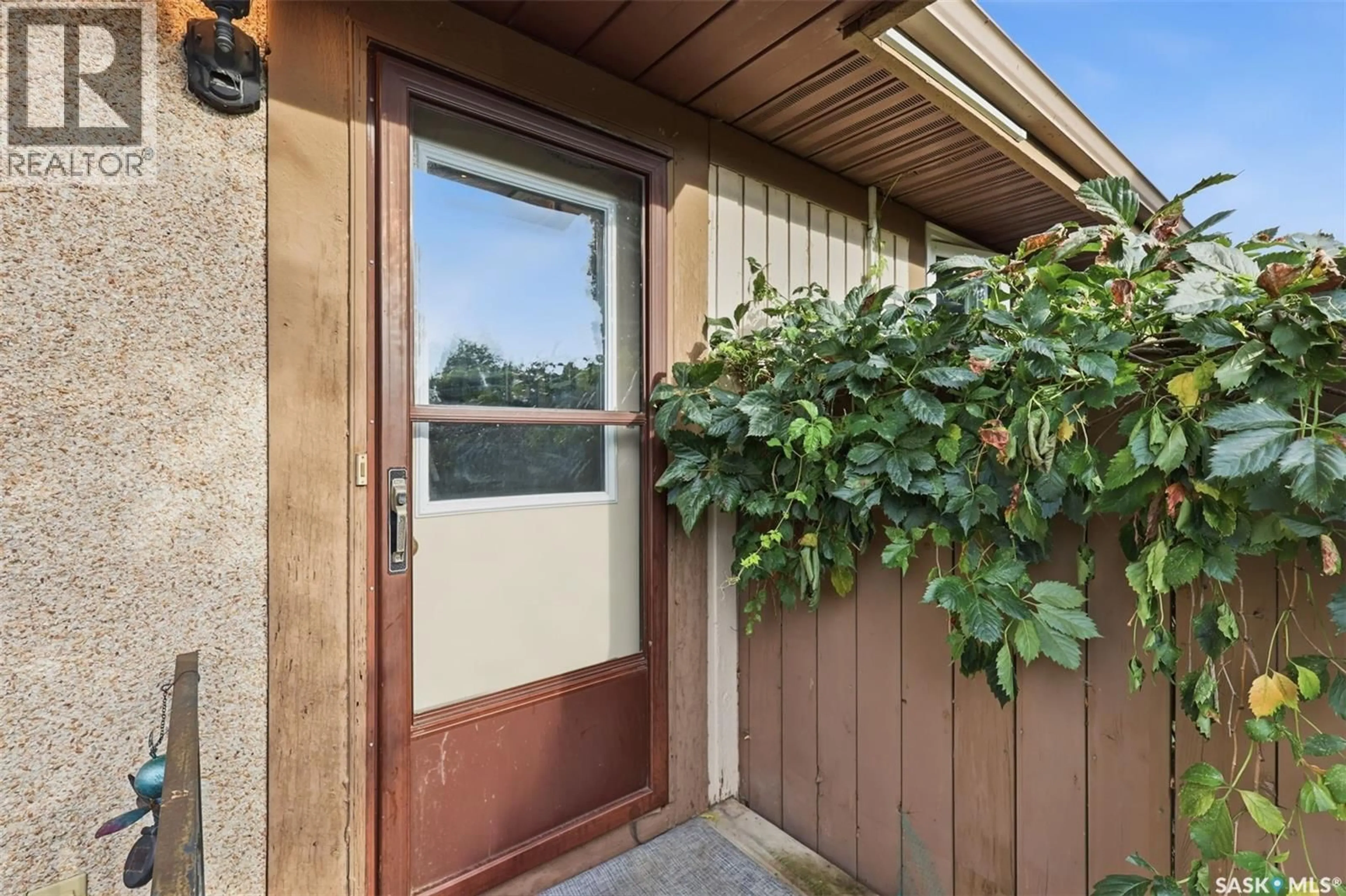 Indoor entryway for 119 - 1128 MCKERCHER DRIVE, Saskatoon Saskatchewan S7H4Y7